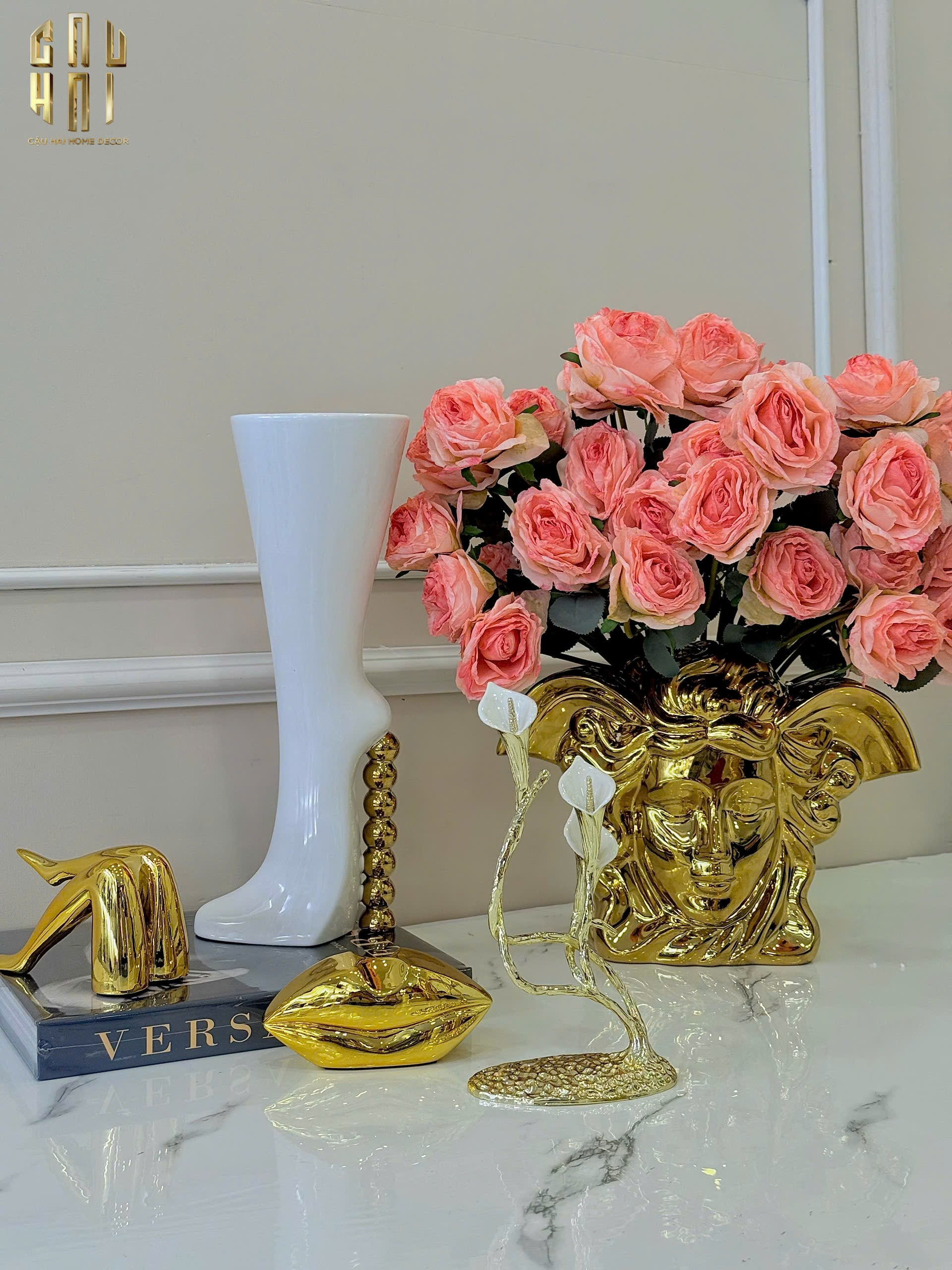 Maison Couture - Golden Goddess Medusa Fascination V Class Vase Sculpture 20x34x22
