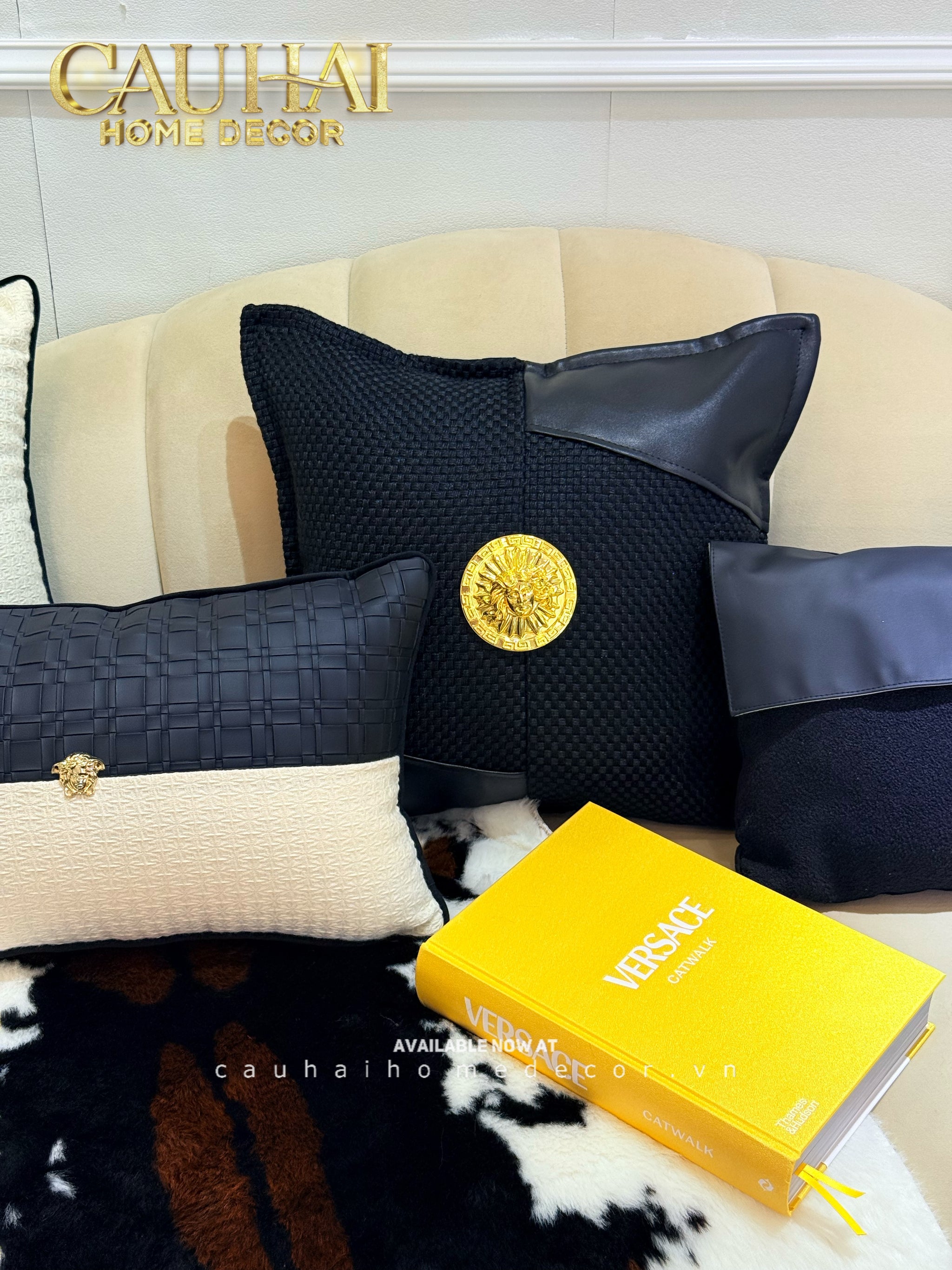 Gối Leather Croco Medusa Noir Ivory 30x50