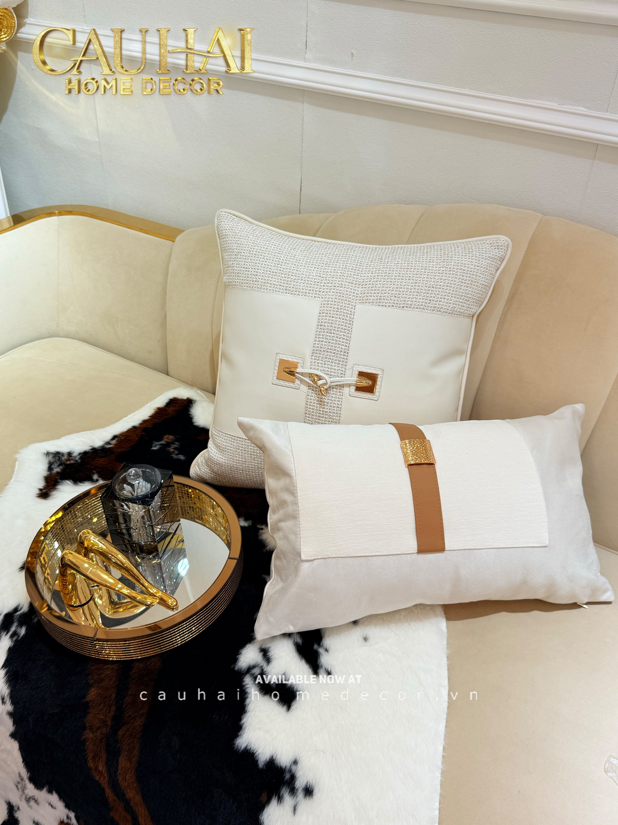 Vỏ Gối Bouclé Lock Atelier Ivory 45x45