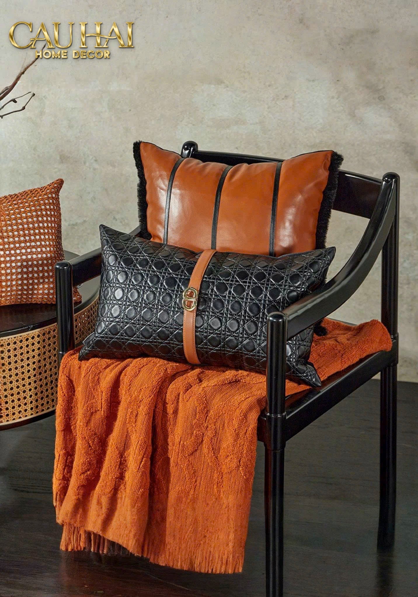 GỐI DA D.O CANNAGE BELT SAVOIR 30x50-CẬU HAI HOME DECOR