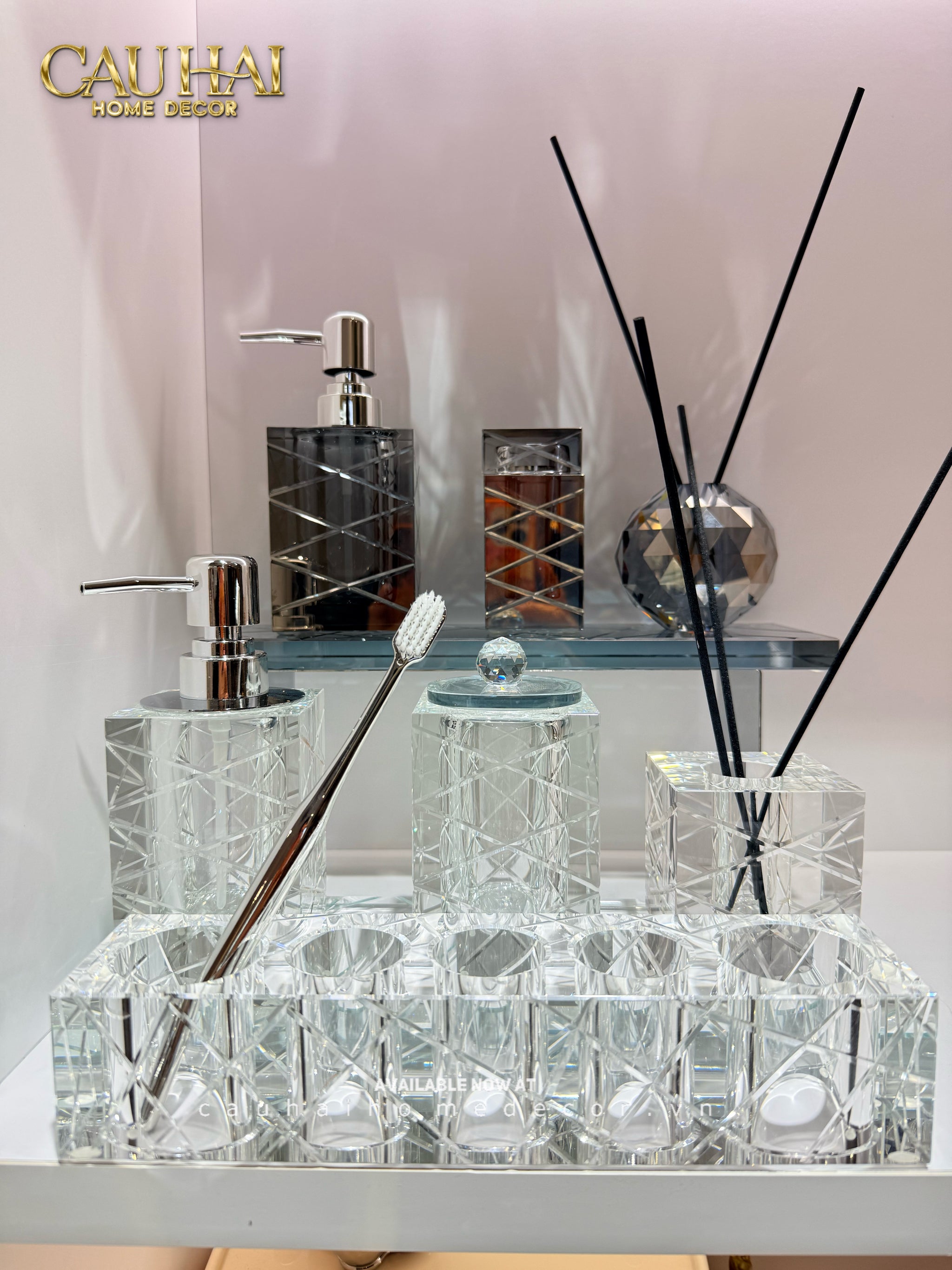 Maison Couture - Set Nhà Tắm Pha Lê  Lumière Cristalleries Bathroom Vanity Set -  Smoky Cannage Facetté  Set 4pcs
