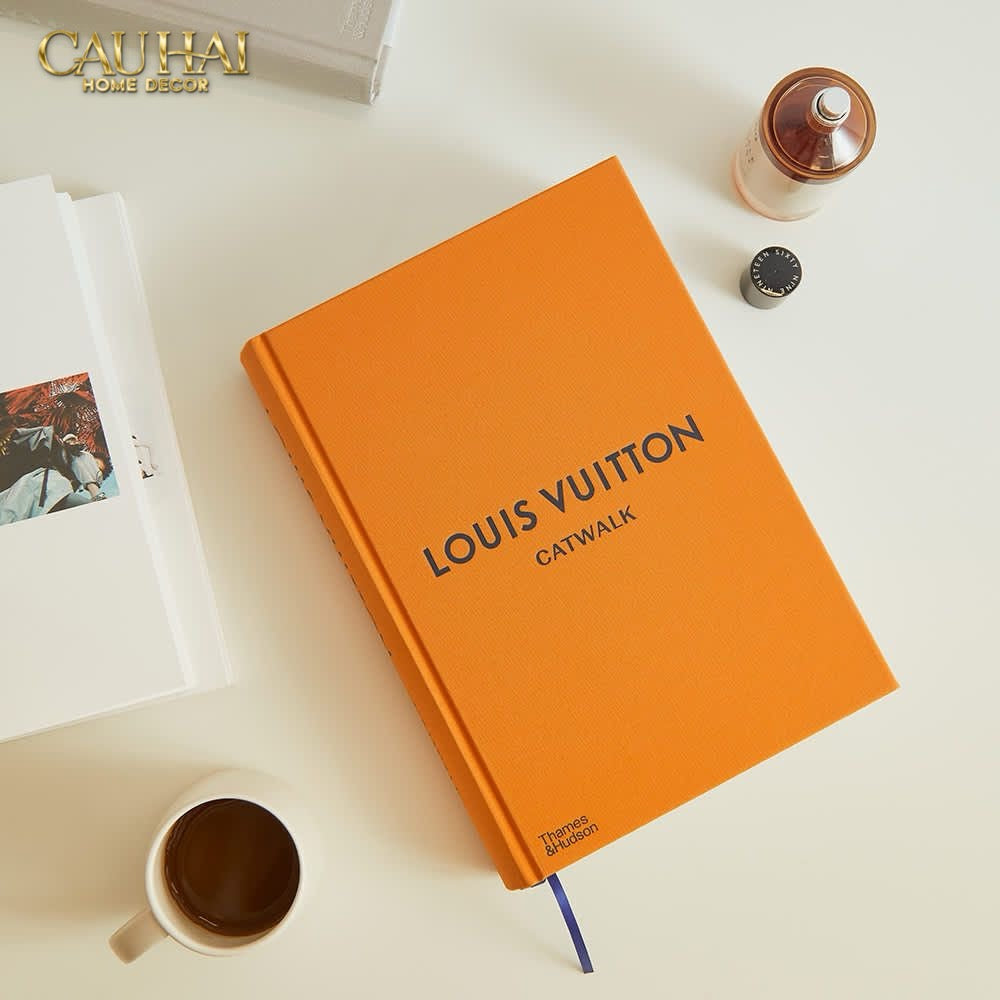 Maison Couture - Sách Louis Fashion Runway 20x28x6 632 pages-Sách Couture-CẬU HAI HOME DECOR