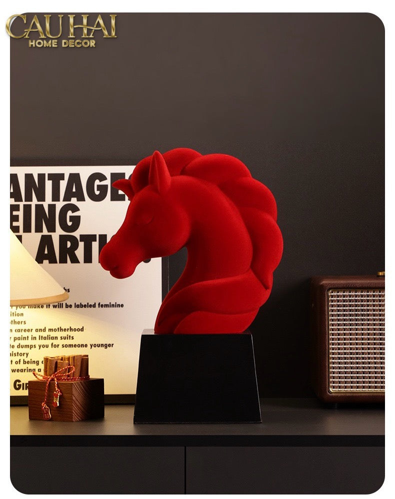 Fêtes Velour Couture - Tượng Ngựa Tête De Cheval Rouge Velour Armour-CẬU HAI HOME DECOR