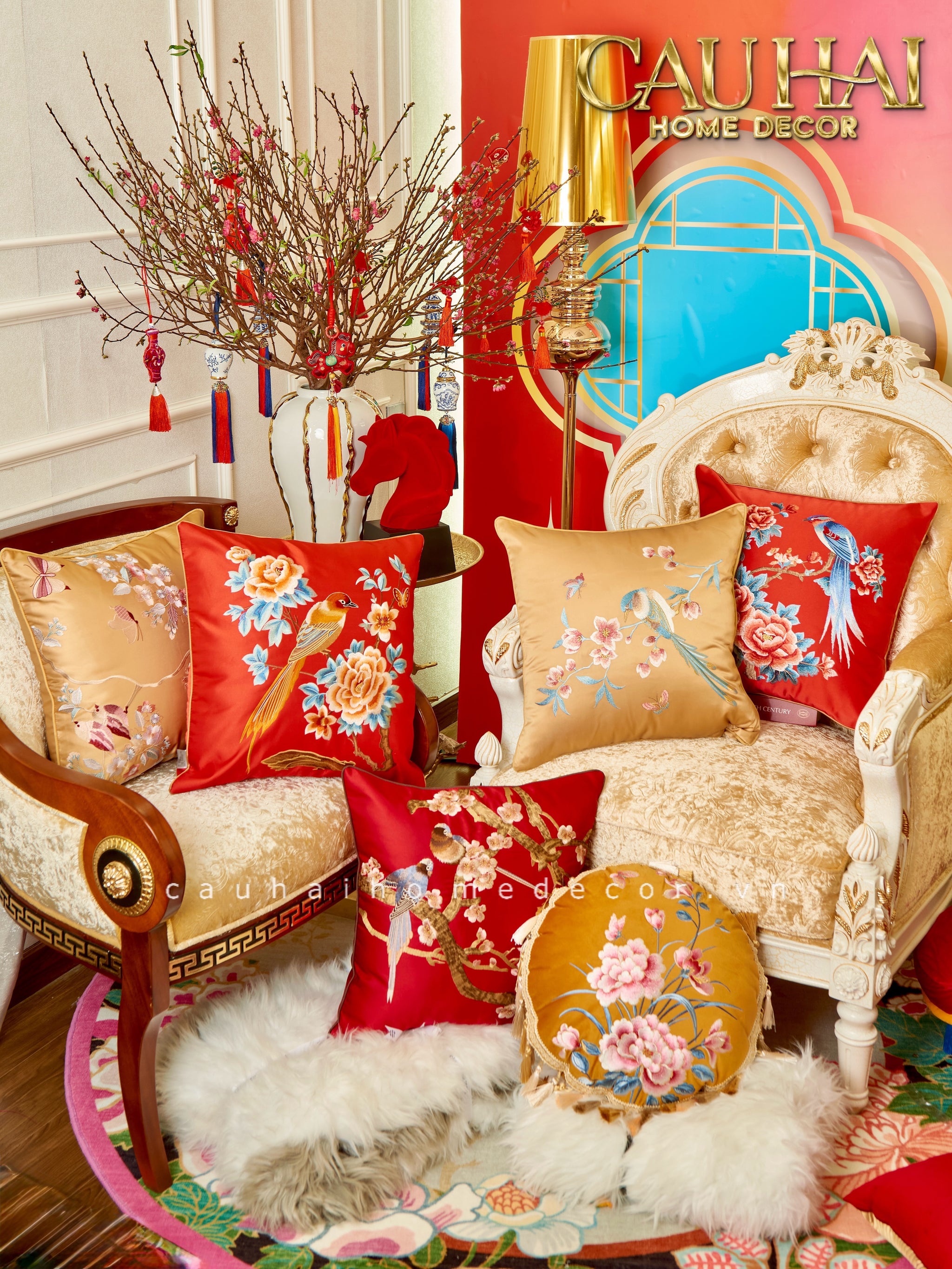 Tết Couture - Gối Nhung Tròn Thêu Kim Hoa Đình  45