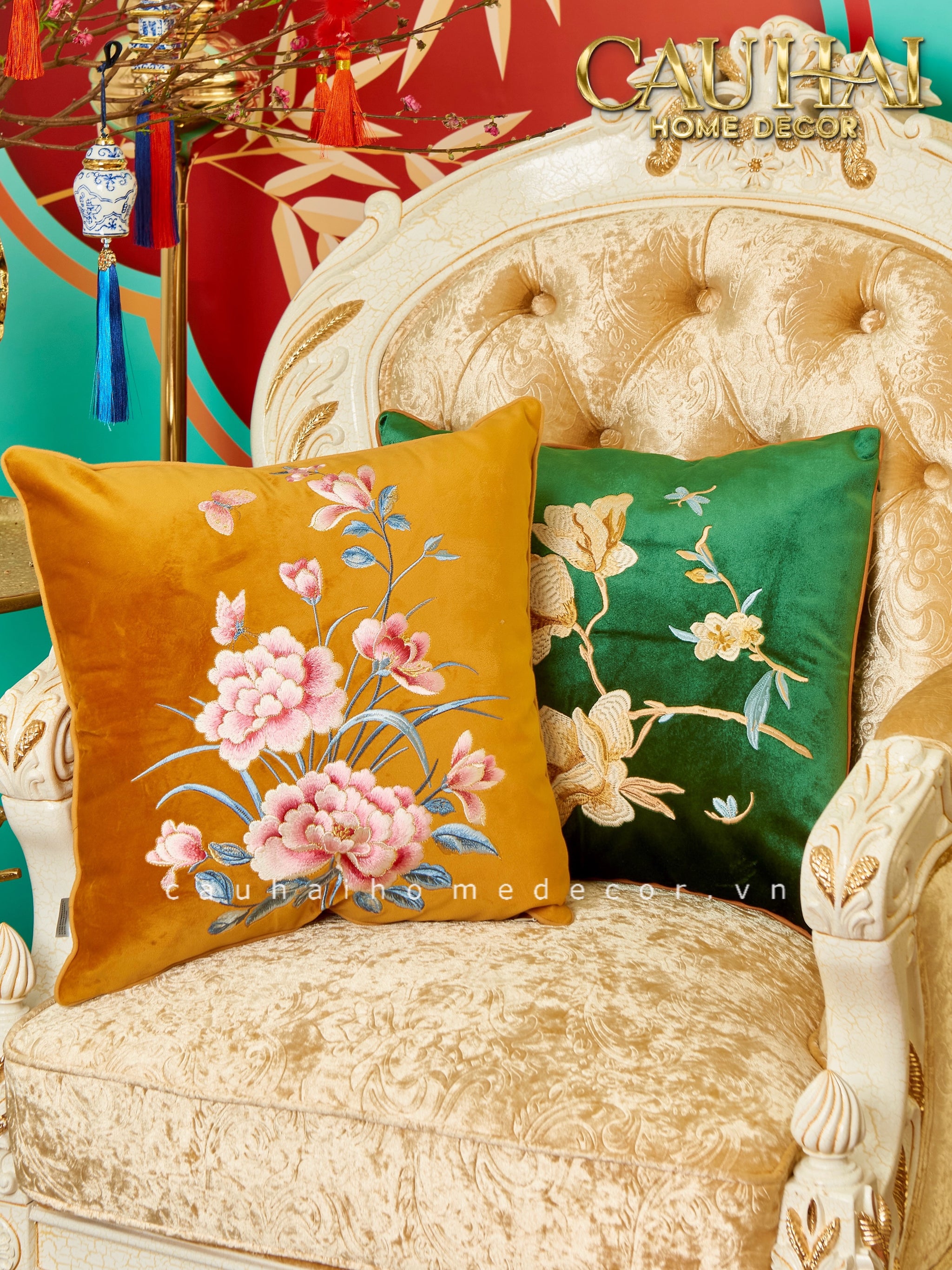 Tết Couture - Vỏ Gối Nhung Thêu Kim Hoa Đình 45