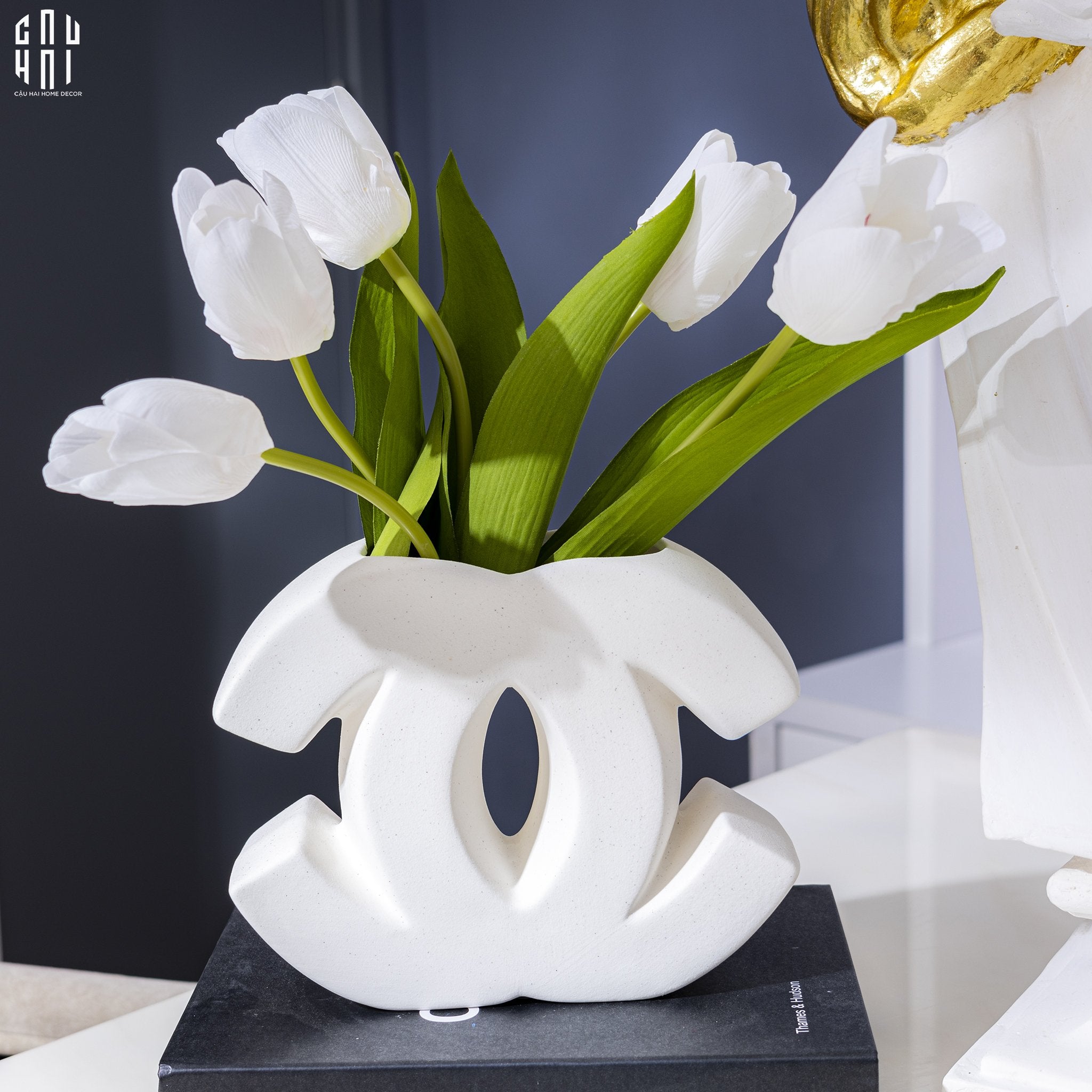 BÌNH HOA GỐM TRANG TRÍ - WHITE COCO LADY SS25-CẬU HAI HOME DECOR