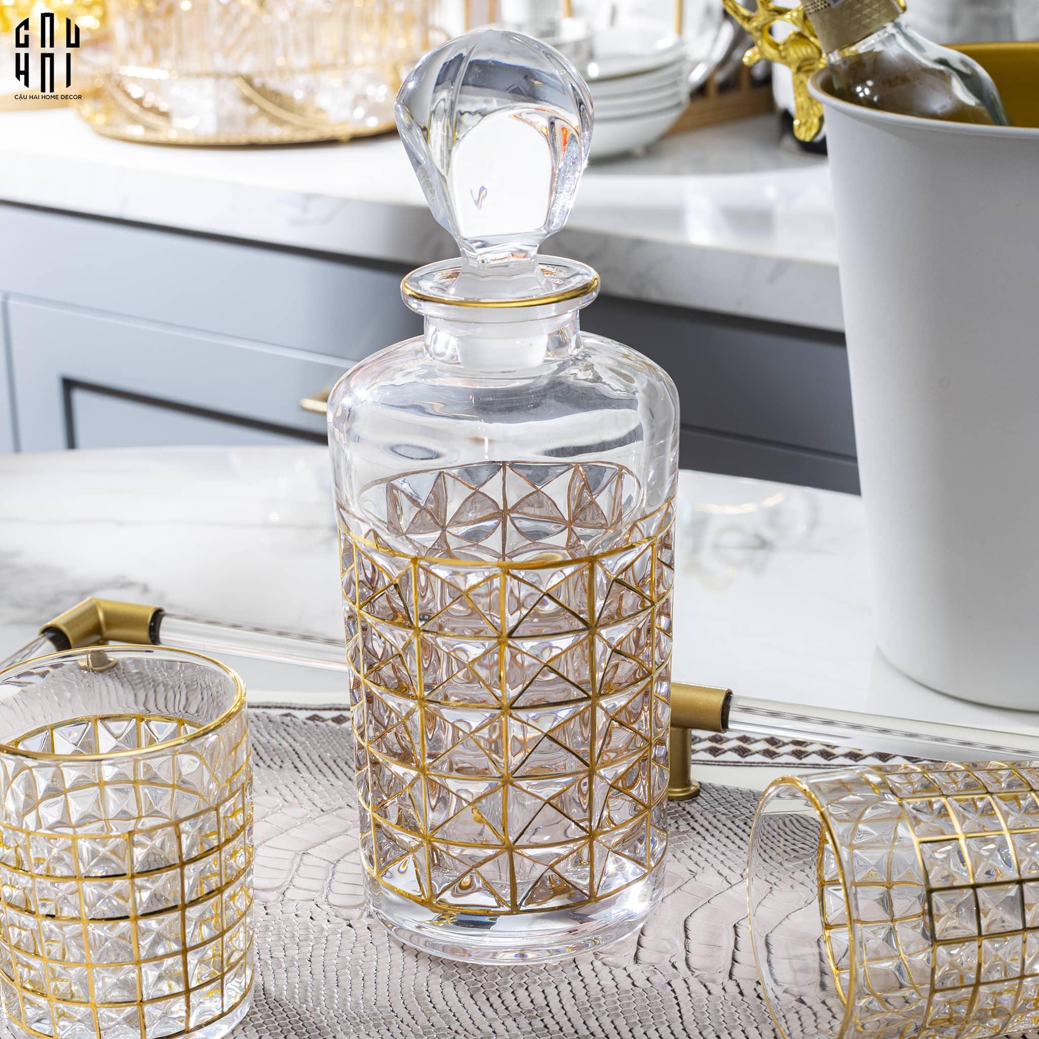 BÌNH RƯỢU NICHOLAS SS25-CẬU HAI HOME DECOR