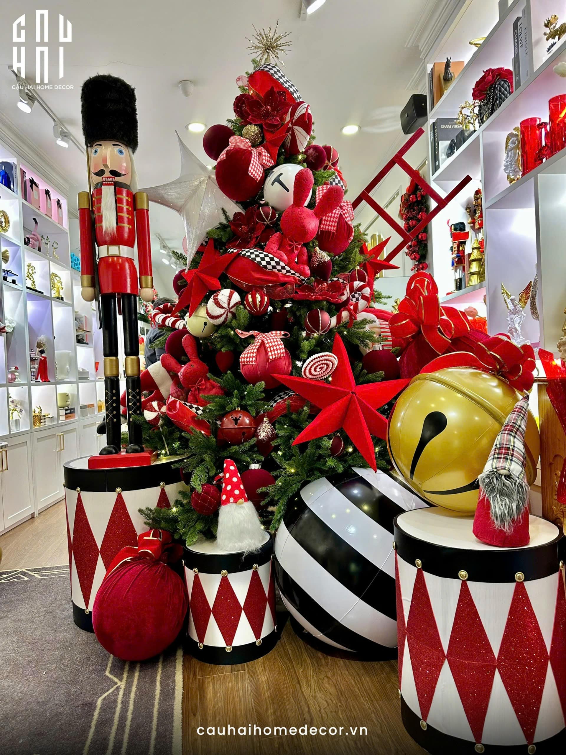 CÂY THÔNG GIÁNG SINH CIRCUS LUXURY RED CANDY-CẬU HAI HOME DECOR