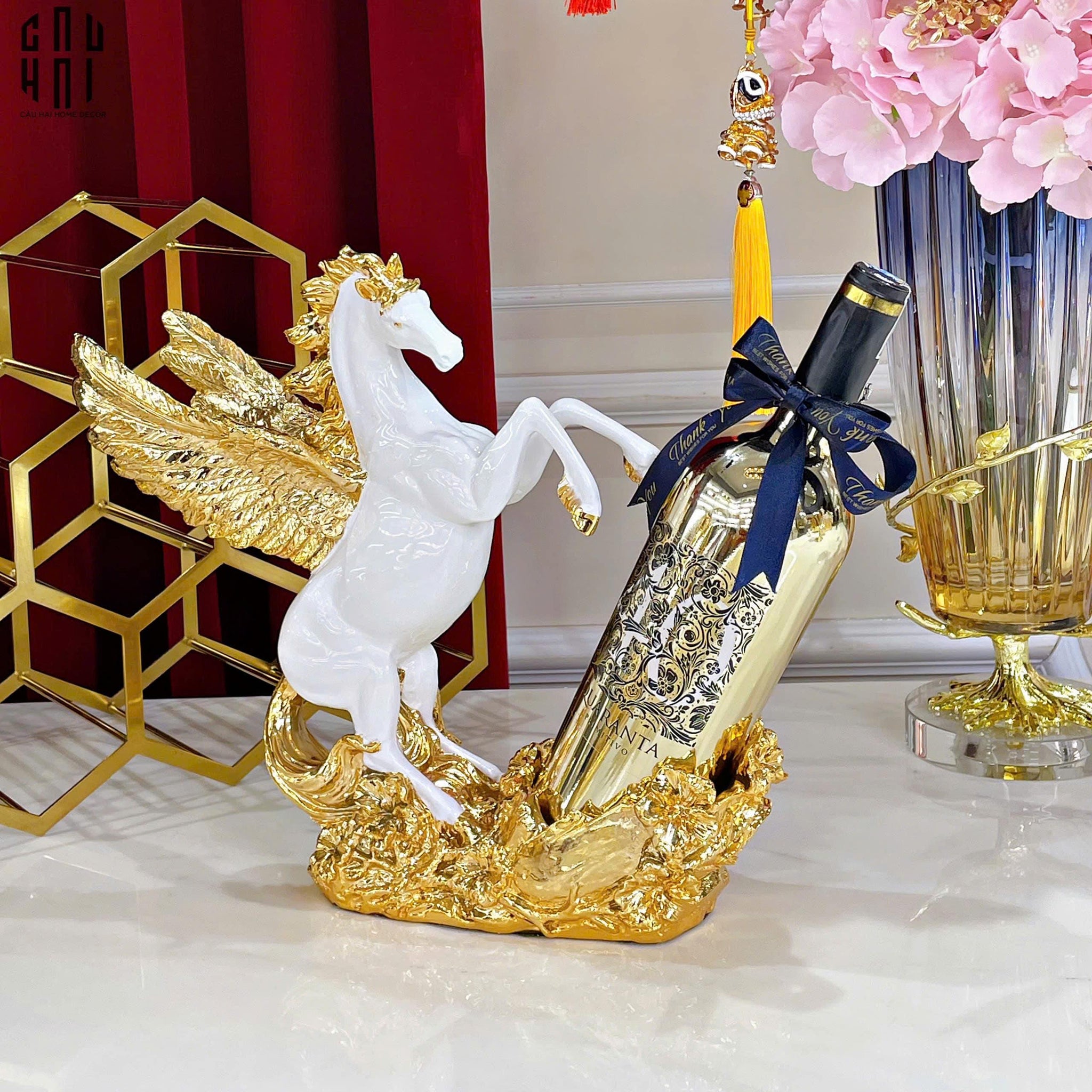 ĐẾ RƯỢU ELITE GOLDEN PEGASUS SS25-CẬU HAI HOME DECOR