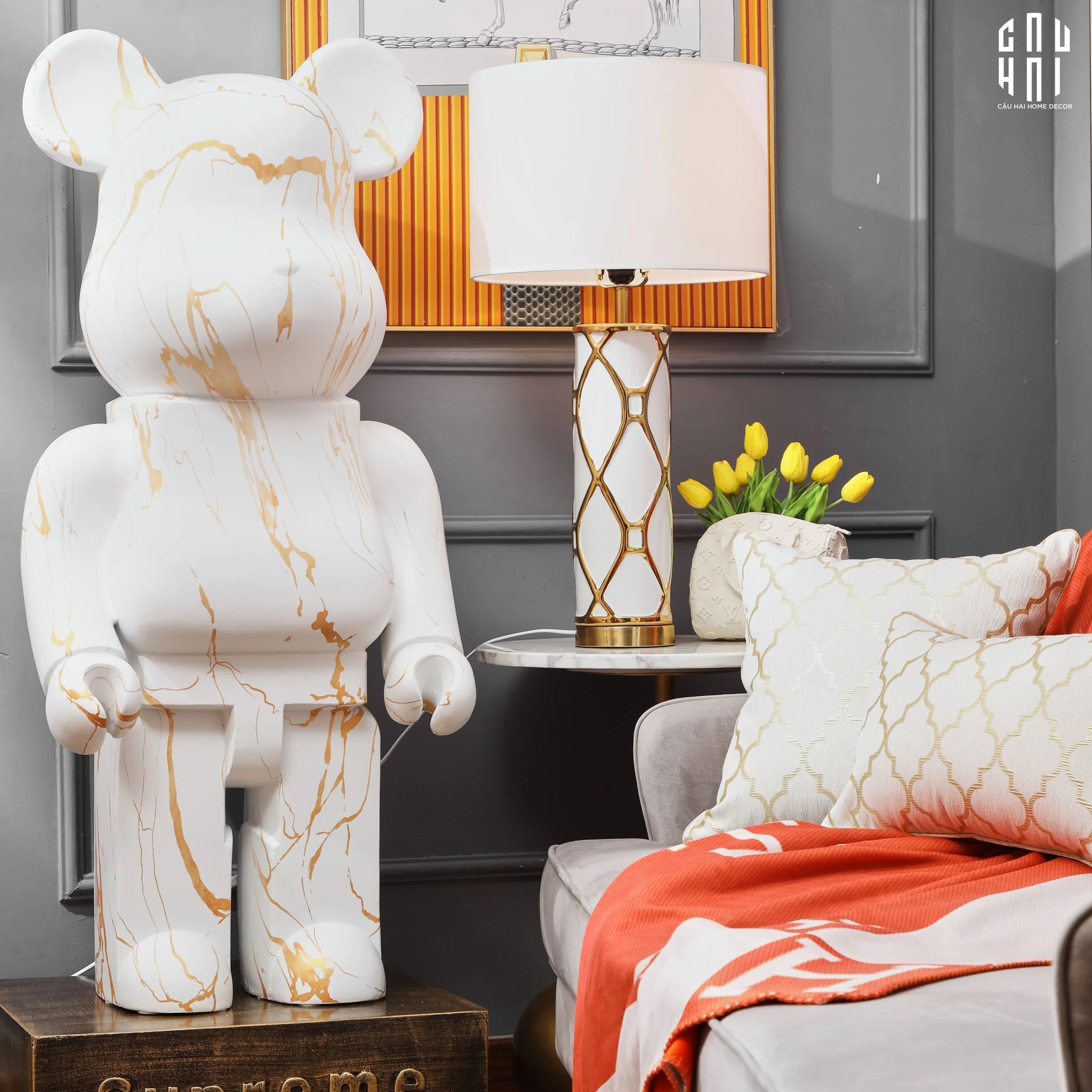 ĐÈN BÀN IRIS WHITE - IRIS WHITE SIDE TABLE LAMP-CẬU HAI HOME DECOR