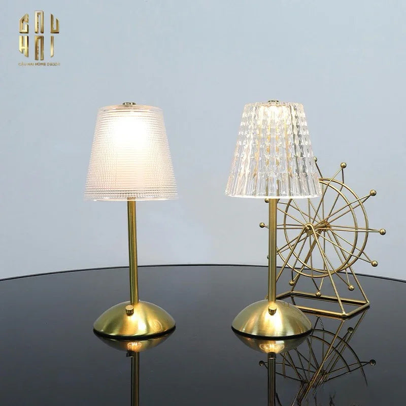 Đèn Bàn Pin Sạc 3 Chế Độ Acrylic Diamond Aurora Table Lamp 13x30-CẬU HAI HOME DECOR