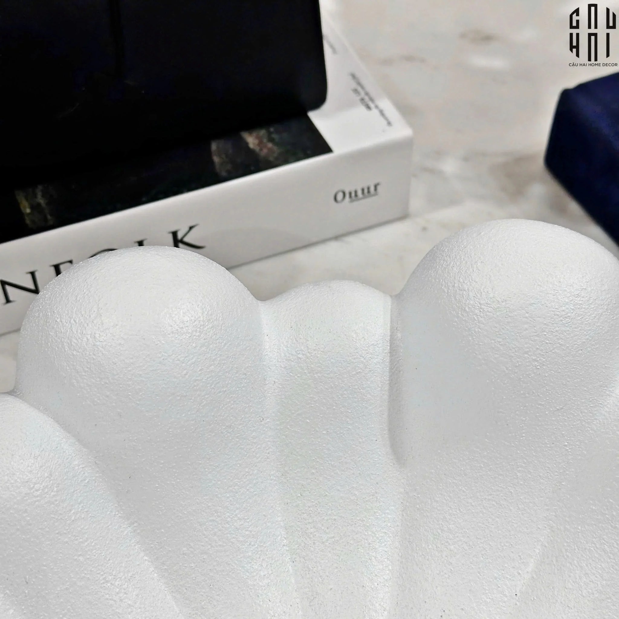 ĐĨA TRANG TRÍ WHITE COMPOSITE BLOSSOM-CẬU HAI HOME DECOR