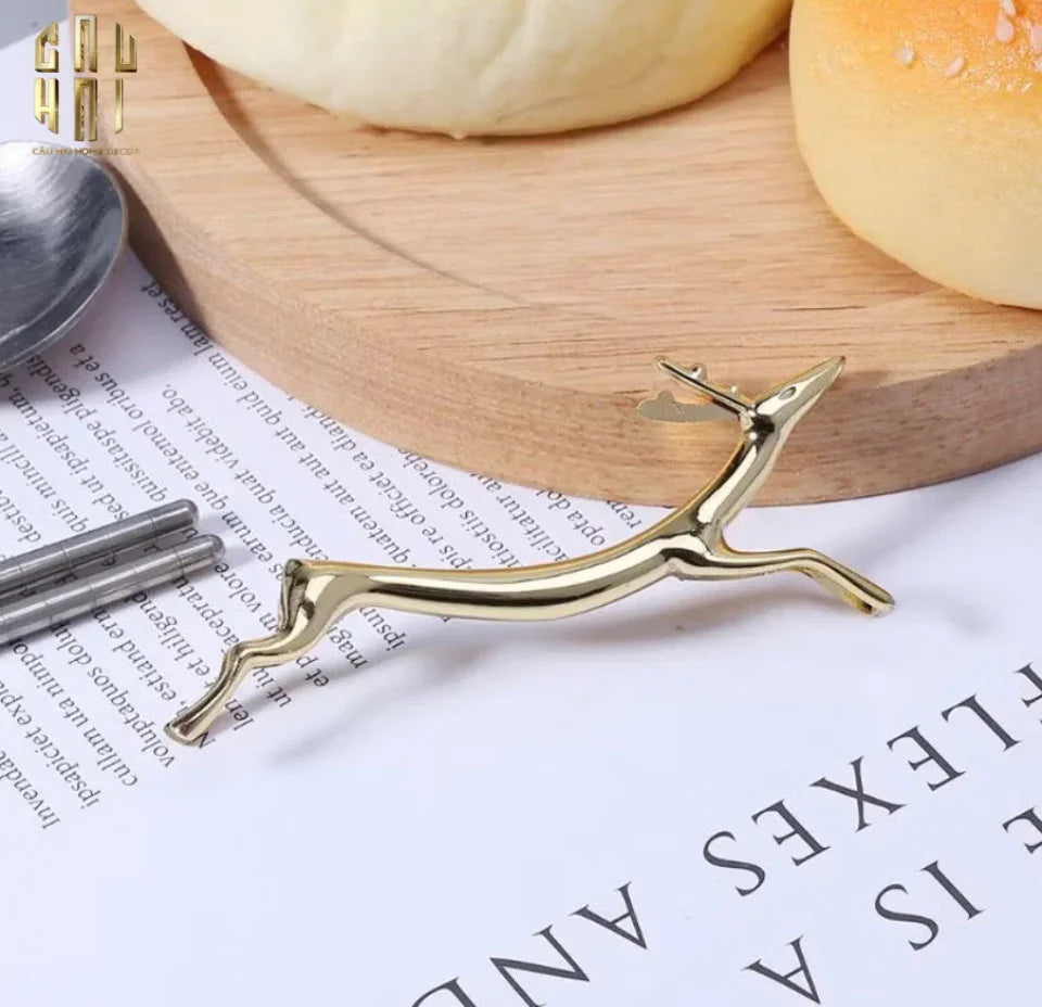 GÁC ĐŨA - CHOPSTICK REST ELK-CẬU HAI HOME DECOR