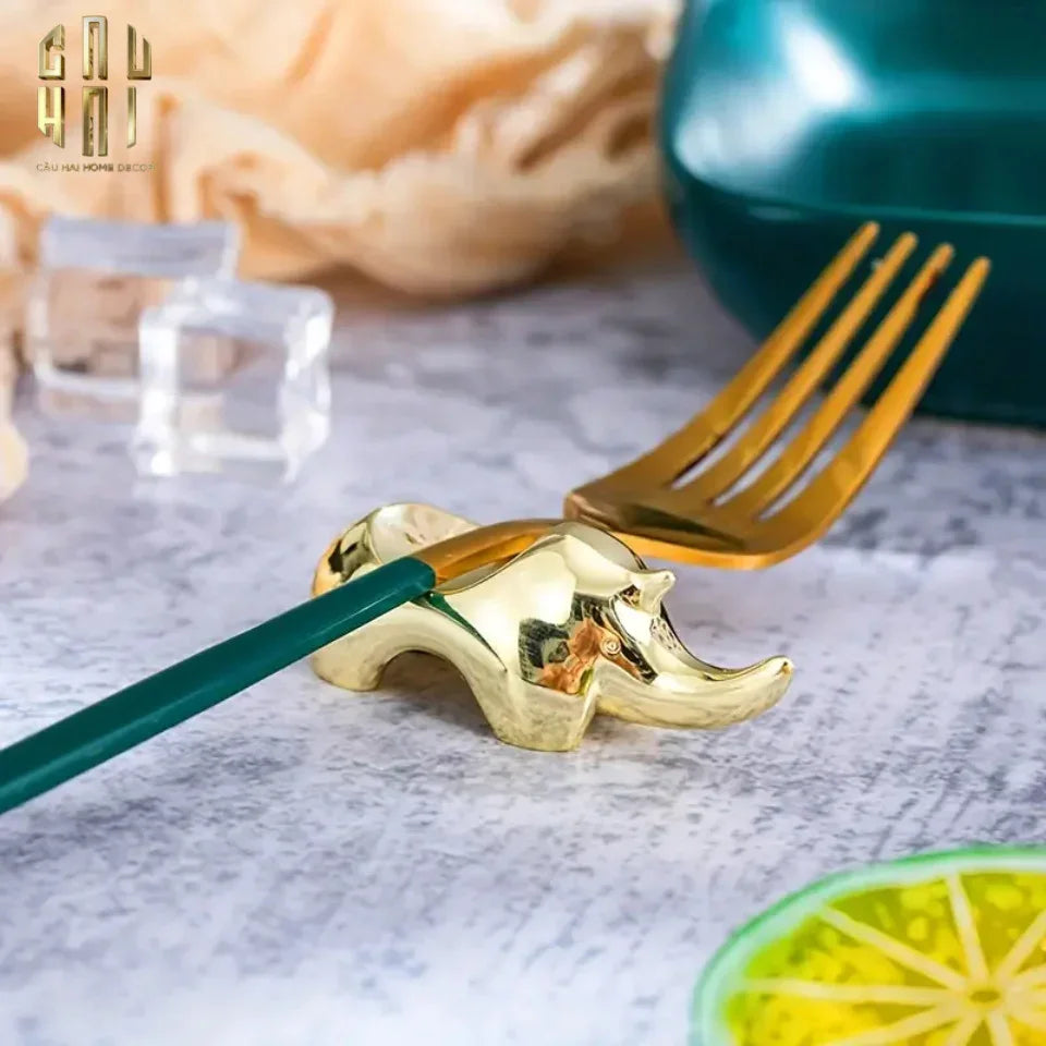 GÁC ĐŨA - CHOPSTICK REST RHINO-CẬU HAI HOME DECOR