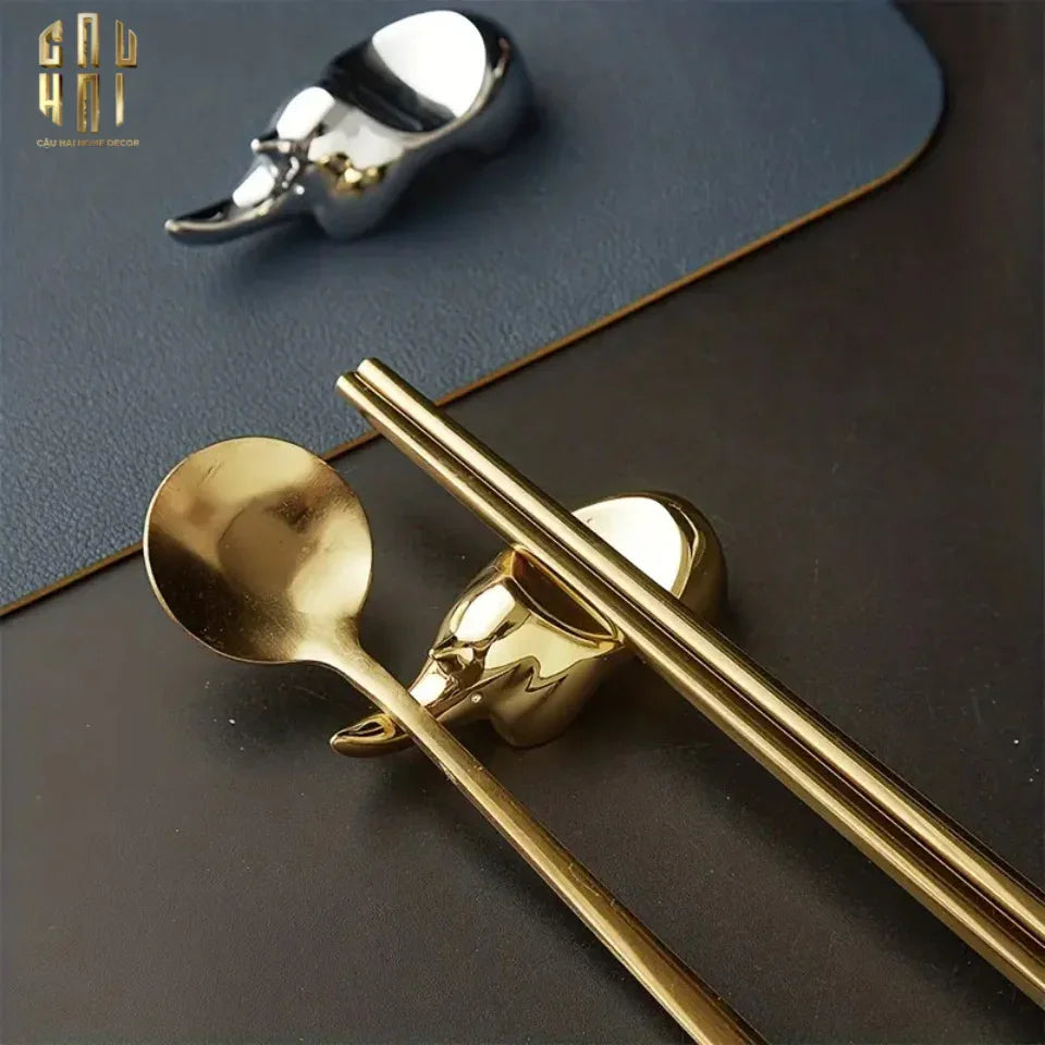 GÁC ĐŨA - CHOPSTICK REST RHINO-CẬU HAI HOME DECOR