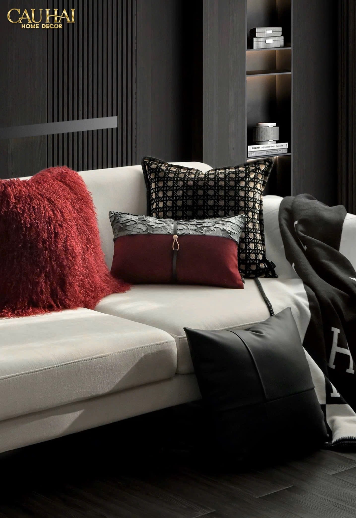 GỐI BURGUNDY VELVET SANGRIA METALLIC 30x50-CẬU HAI HOME DECOR