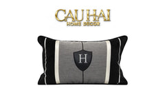 Gối Nhung Noir Heritage H Crest 30X50-CẬU HAI HOME DECOR