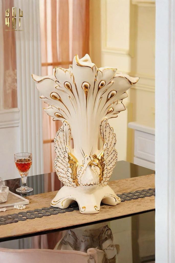 HOME COUTURE - BÌNH HOA KHỔNG TƯỚC SS25-CẬU HAI HOME DECOR