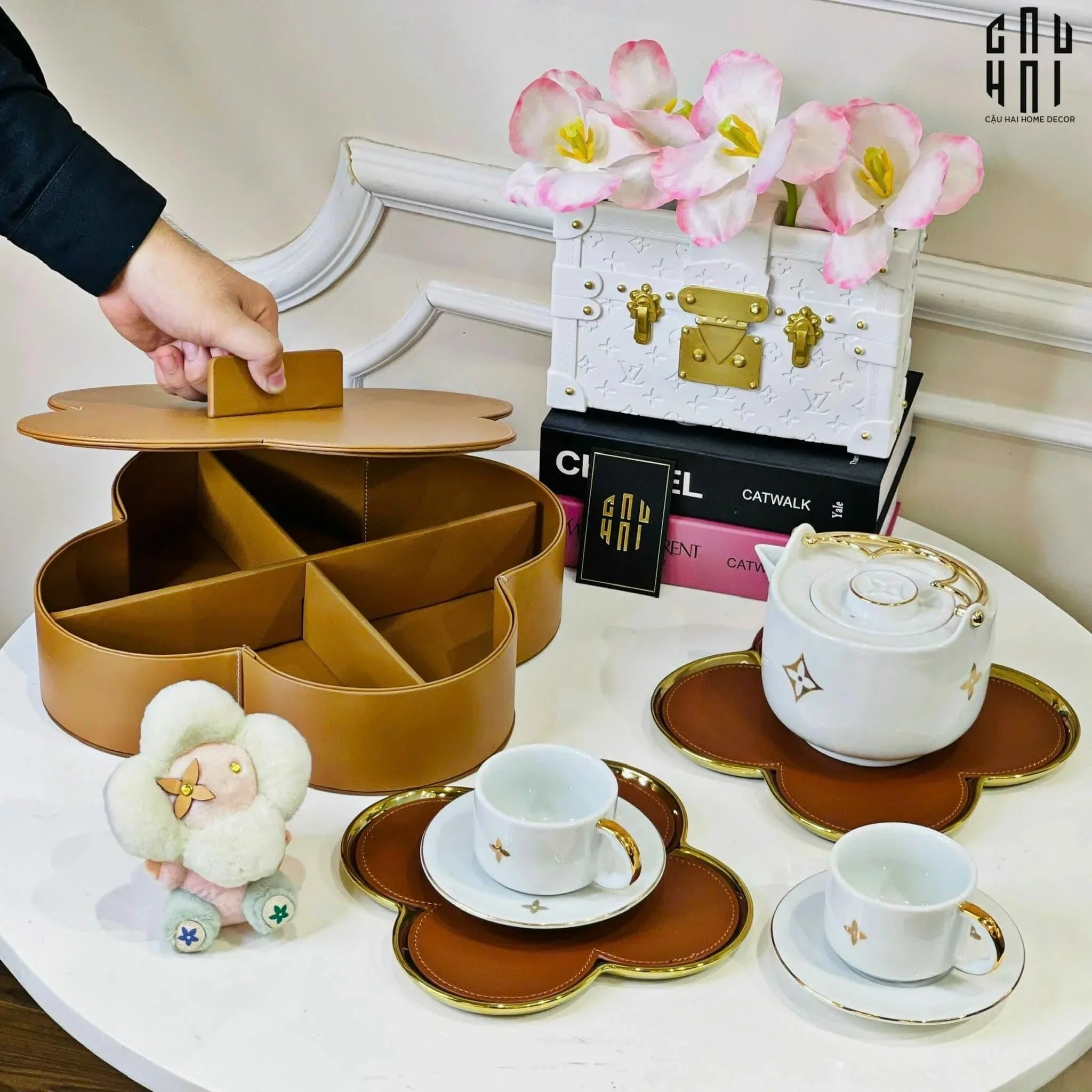 Hộp Bánh Mứt Da Lux Leather Terra Fleur Monogram 33-CẬU HAI HOME DECOR