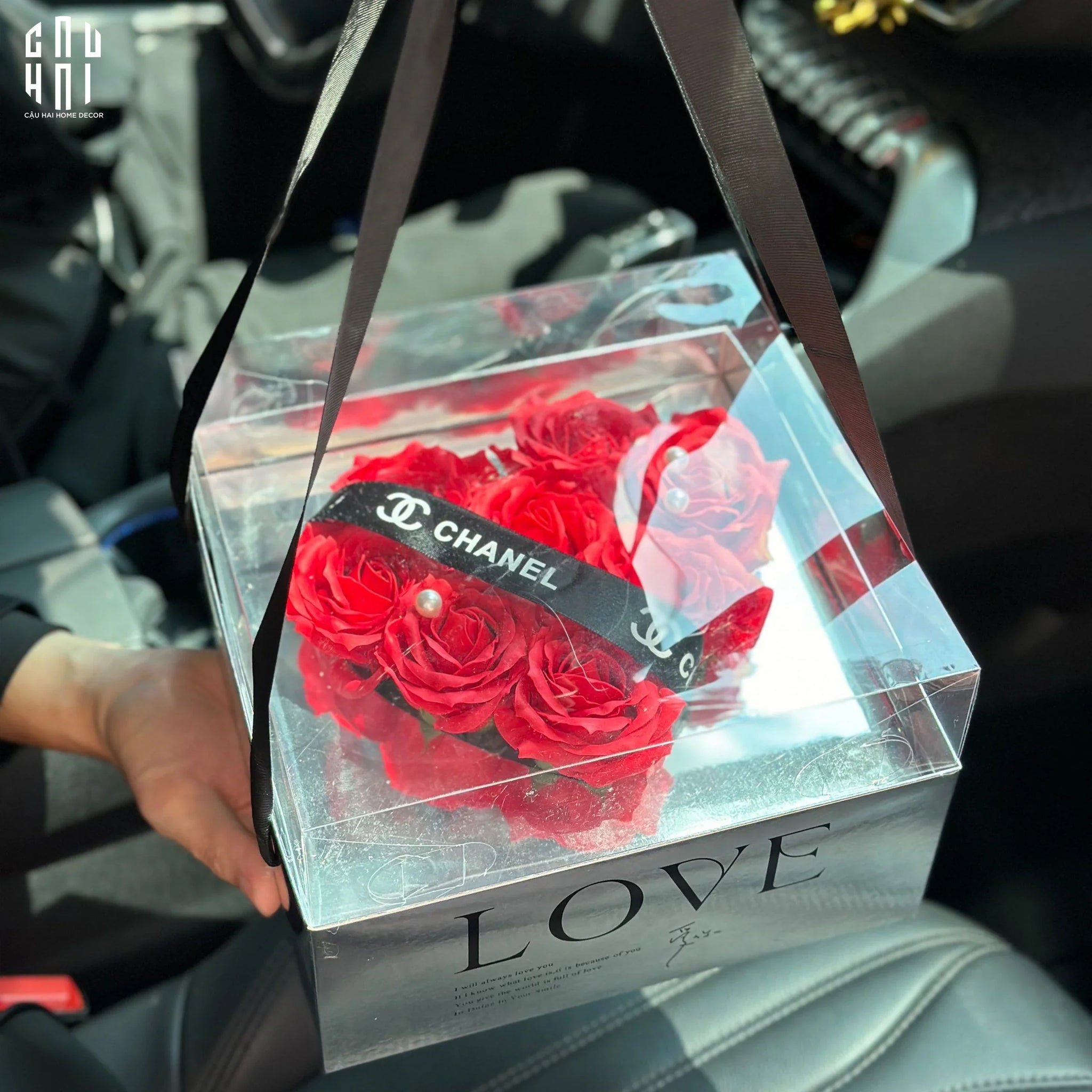 HỘP HOA SCARLET ROSE-CẬU HAI HOME DECOR