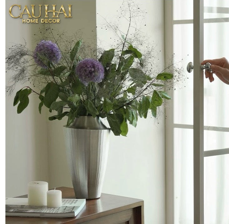 Indira Maison Couture - Bình Hoa Hợp Kim Metalic Platinum Fluted Silhouette Vase 17x6.9x30-CẬU HAI HOME DECOR