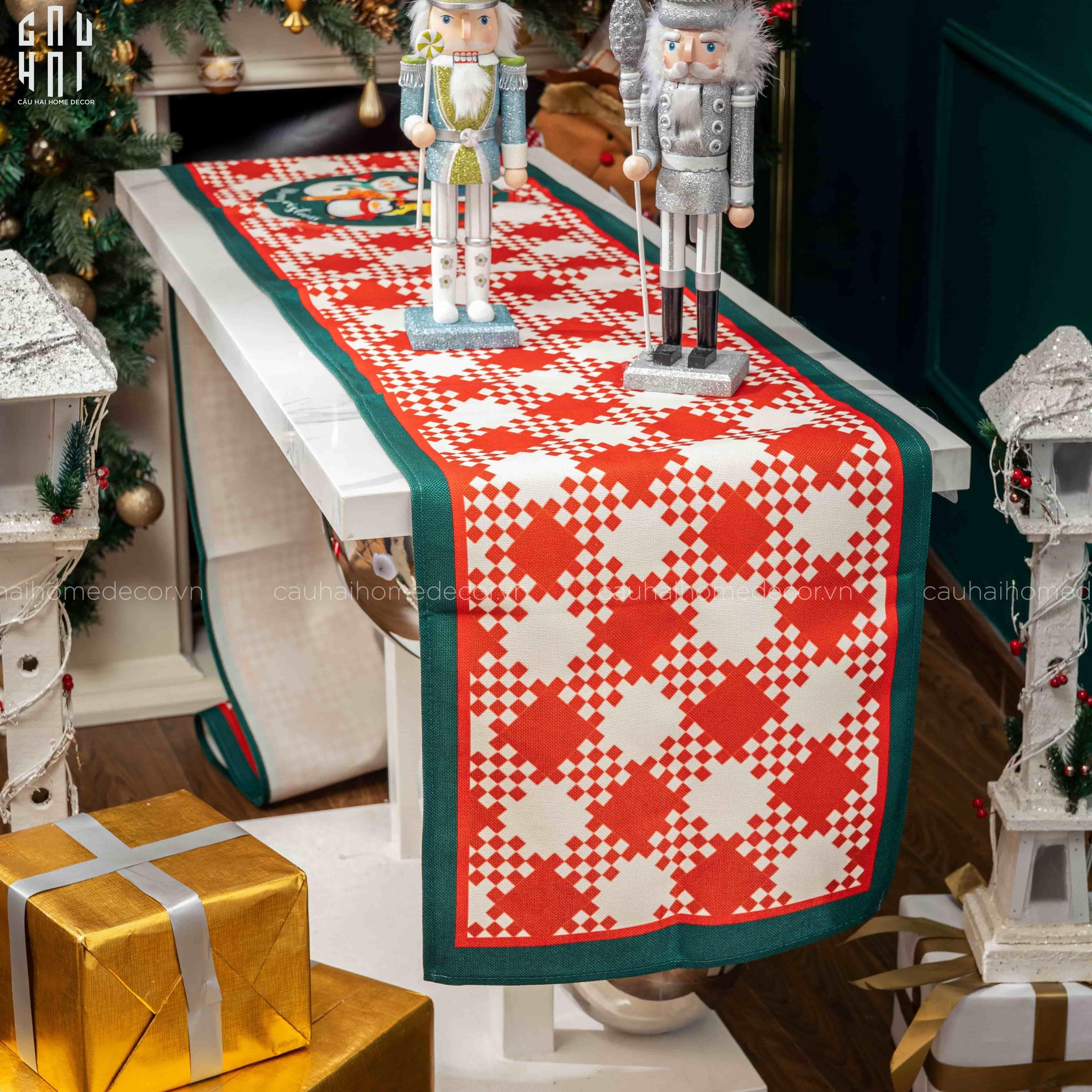 KHĂN TRẢI BÀN - TABLE RUNNER CARO SNOWMAN 40X280 CM-CẬU HAI HOME DECOR