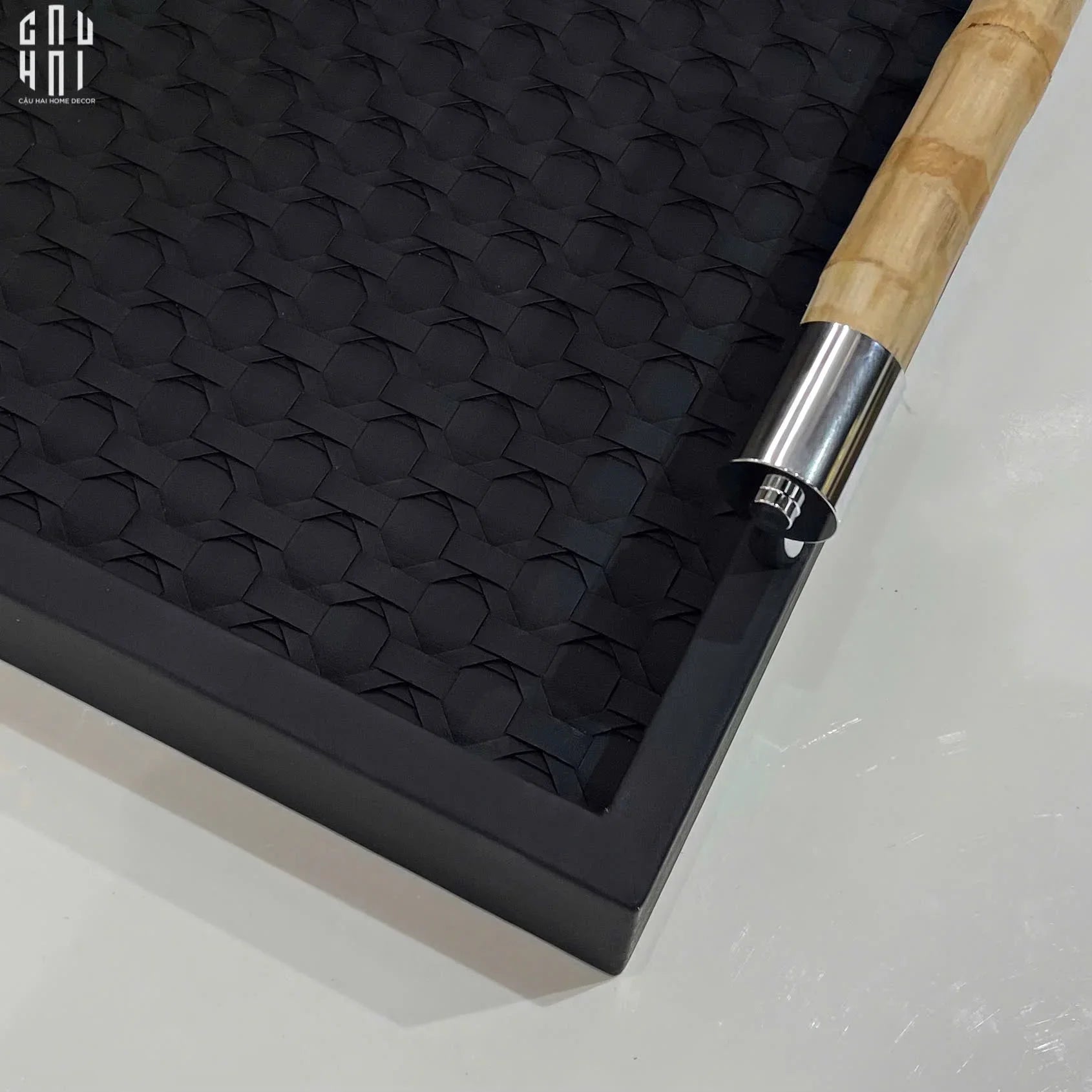 KHAY DA TRANG TRÍ LEATHER BLACK MORIUS TRAY SS25-CẬU HAI HOME DECOR