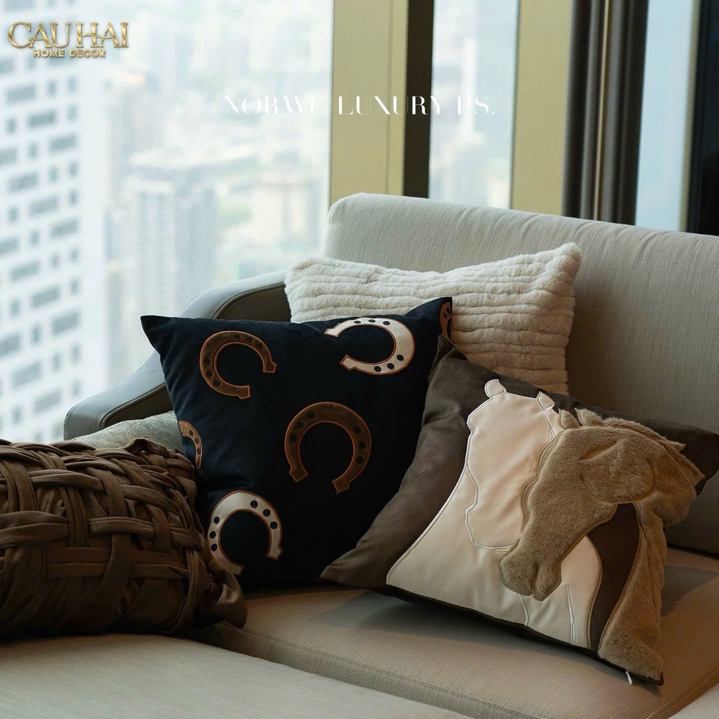 LES CUSSINS D’ÉLÉGANCE - VỎ GỐI NHUNG FORTUNE GALLOP-CẬU HAI HOME DECOR