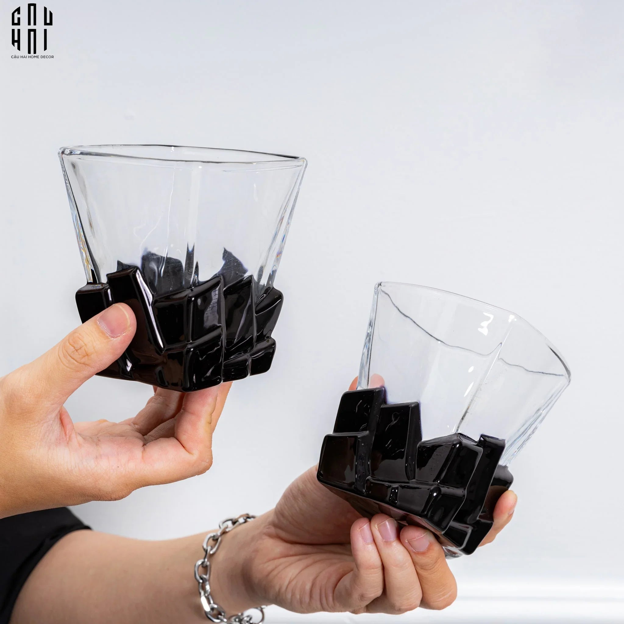 LY THUỶ TINH PIXEL - BLACK SS25-CẬU HAI HOME DECOR