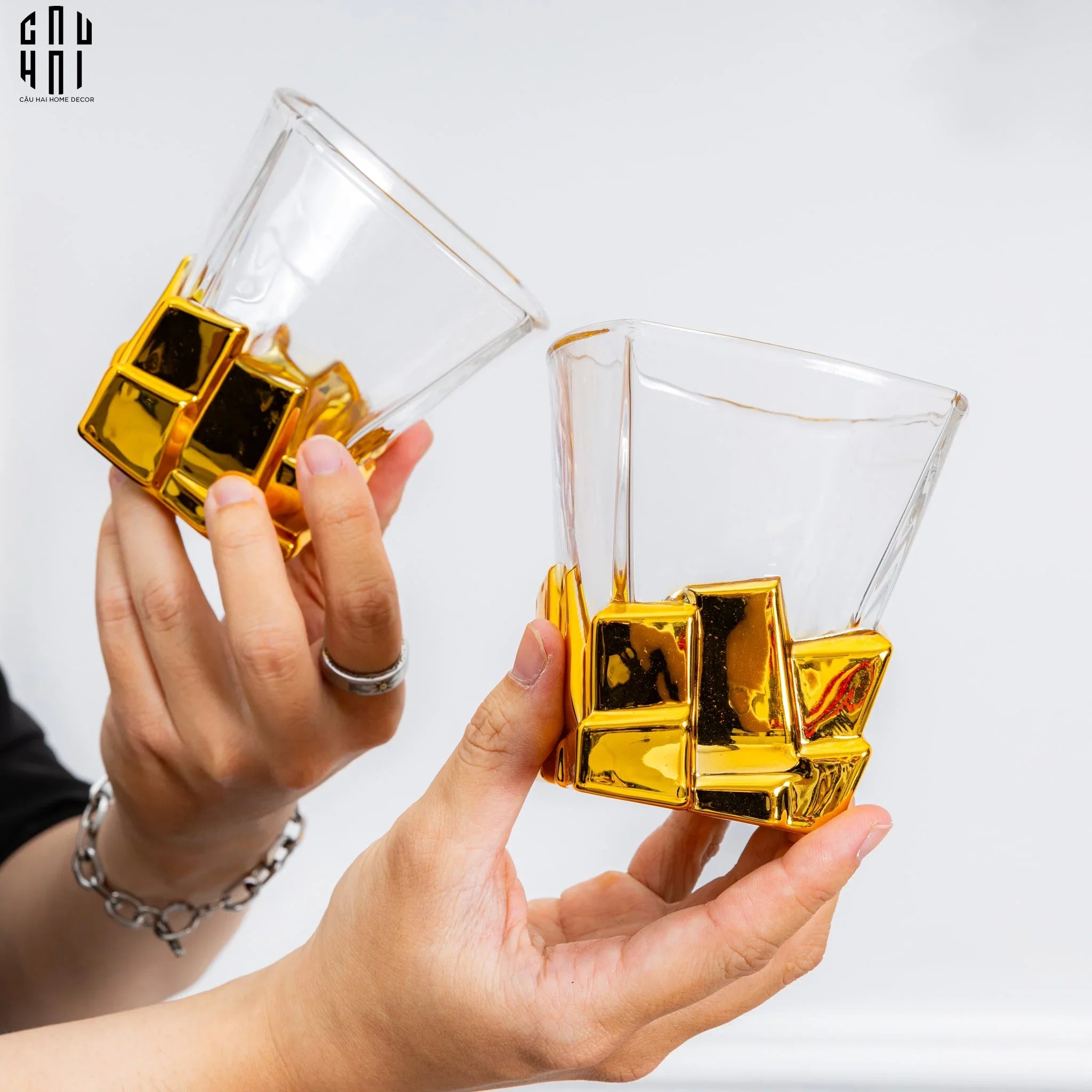 LY THUỶ TINH PIXEL GOLD - SS25-CẬU HAI HOME DECOR