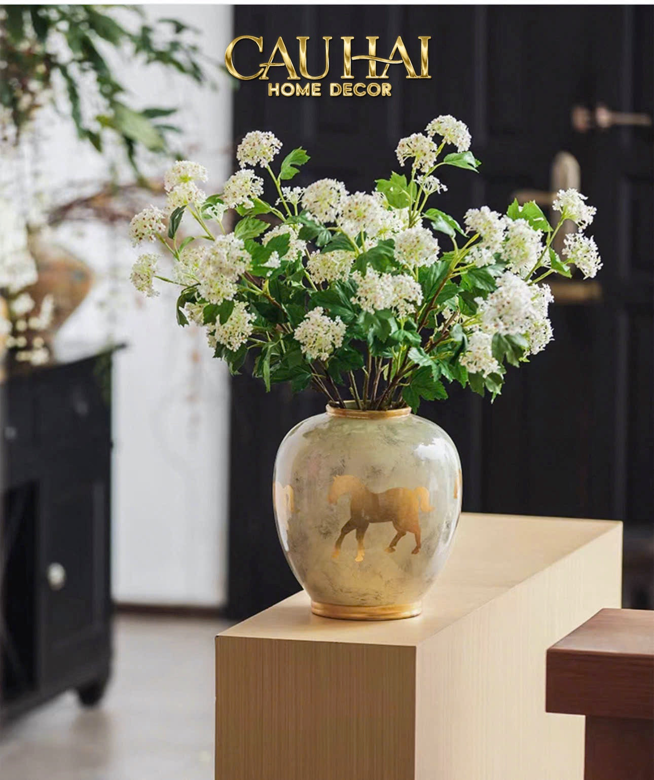 Maison Couture - Bình Gốm Ngựa Dát Vàng Cheval Noble Ivoire
Artisan Feuille D’Or Ceramic Vase H29 - CẬU HAI HOME DECOR