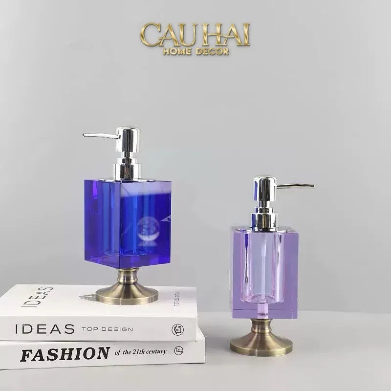 Maison Couture – Chai Kit Lotion Deepsea Blue Cristalleries Cube Impérial Vanities 8.5x7x19.5 220Ml-CẬU HAI HOME DECOR