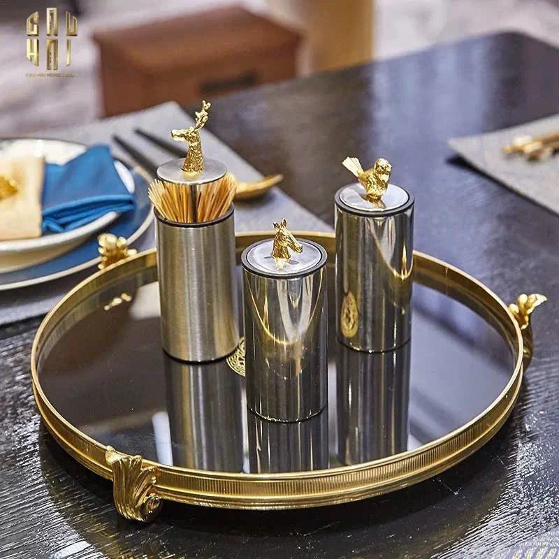 Maison Couture - Khay Gương Đen Tròn Brasson Barocco Medusa Savoir Mirron Ronde Plateau 32-CẬU HAI HOME DECOR