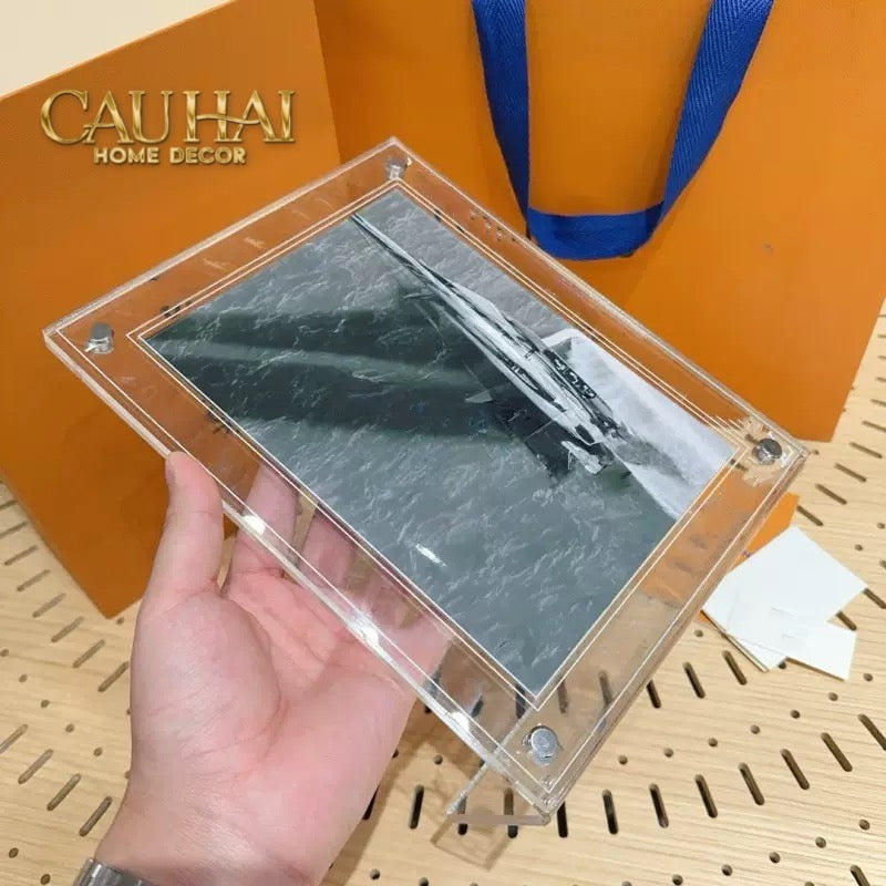 Maison Couture - Khung Ảnh Louis V Signature Iconique — Éclat Cristalleries Frame 6"x 8" - CẬU HAI HOME DECOR