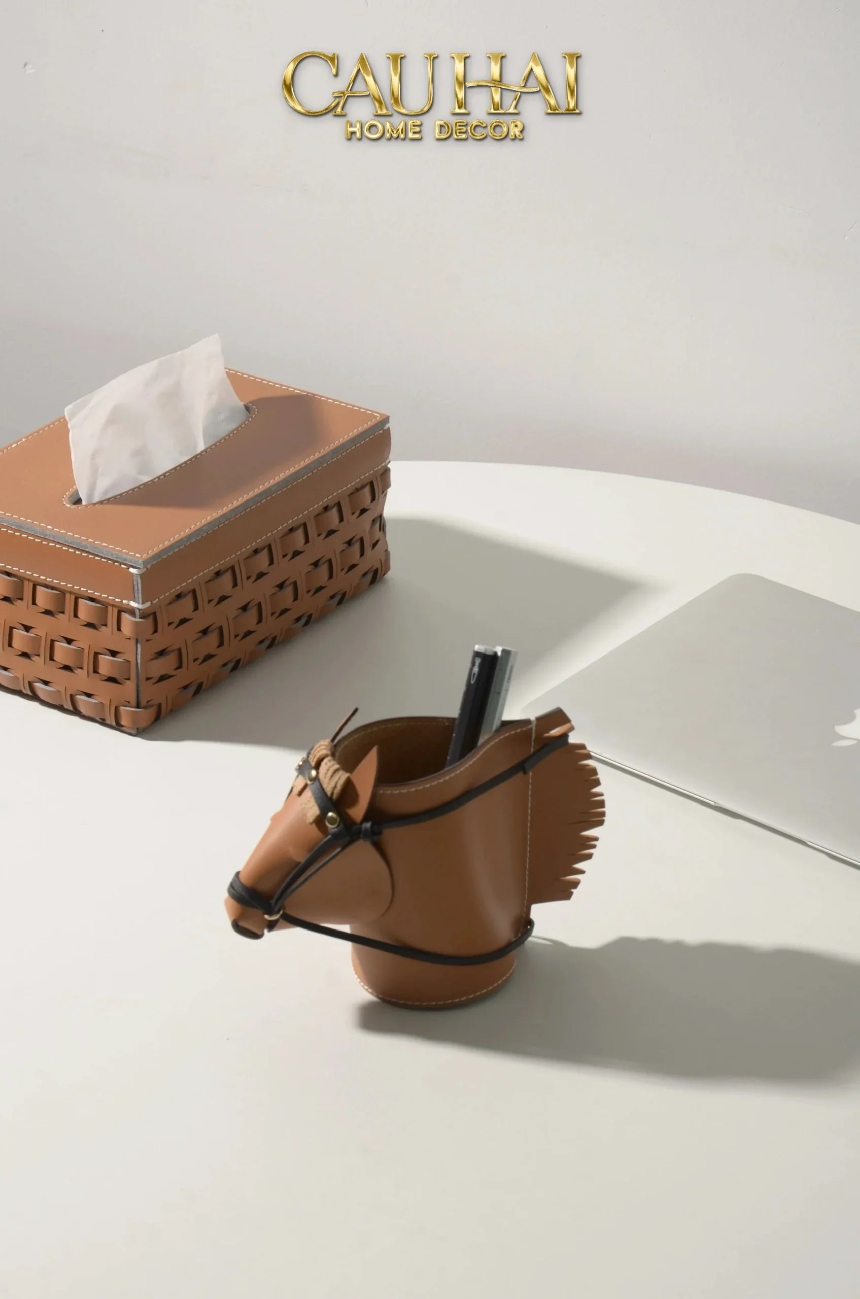 Maison Couture - Lọ Trang Trí Đầu Ngựa Da Thuộc Equestrian Head Leather Saddle Brun Vessel 13x17-CẬU HAI HOME DECOR