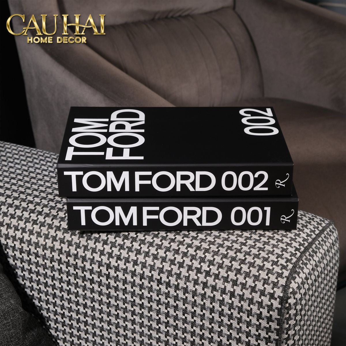 Maison Couture - Sách Fashion Runway Tom Ford 002 - Noir / Blanc / Gris-CẬU HAI HOME DECOR