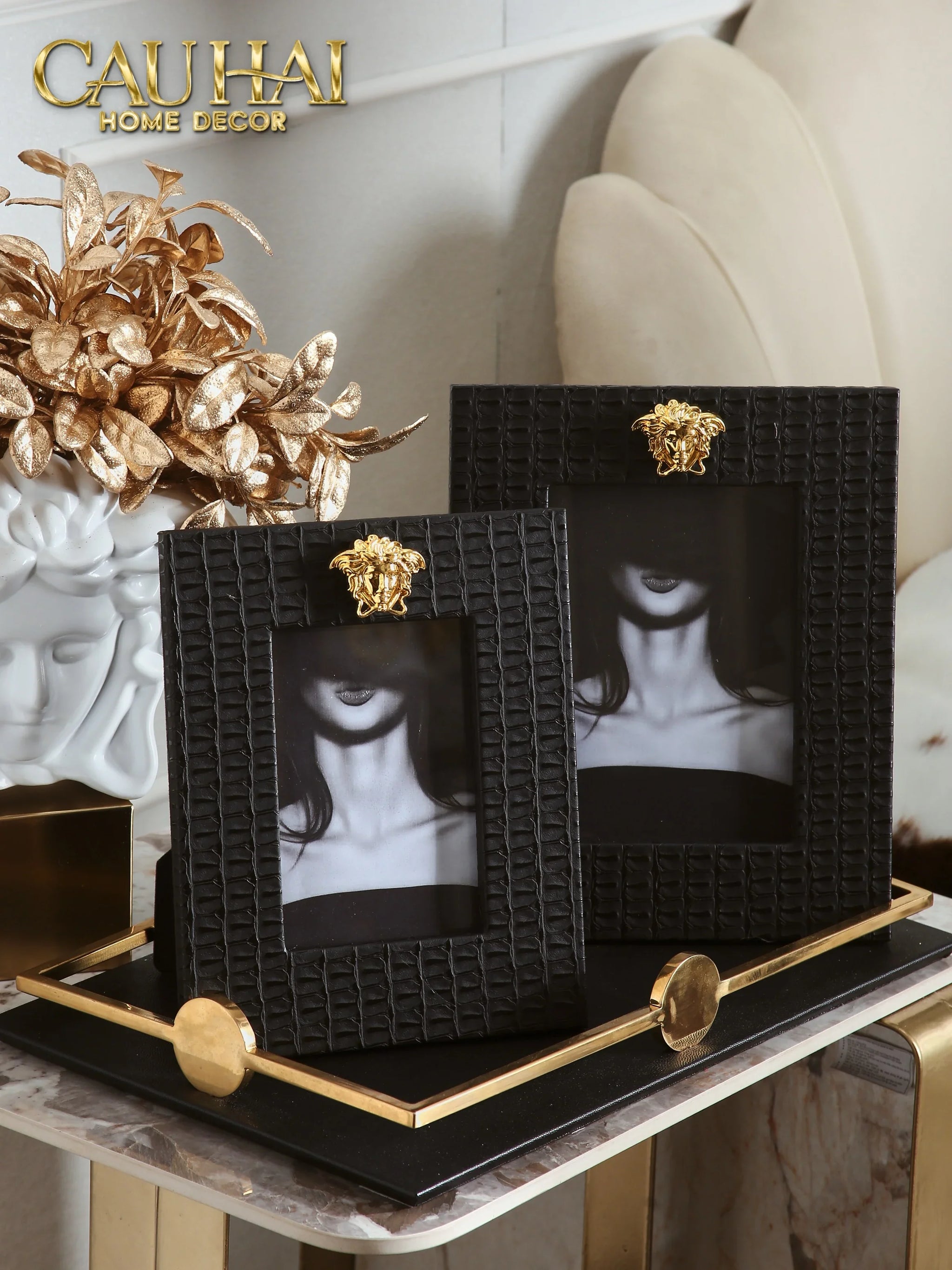 maison-couture-set-2-khung-anh-da-lux-leather-v-class-atelier-medusa-limitee-6-7-cau-hai-home-decor-2 - CẬU HAI HOME DECOR