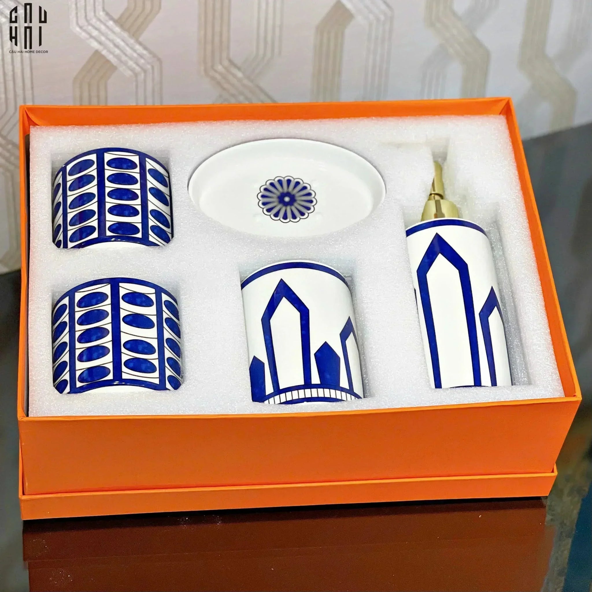 Maison Couture - Set Nhà Tắm 5 Món "Dây Cương Kỵ Sĩ H Class Tressé Harnais Équestre Bathroom Vanities-CẬU HAI HOME DECOR