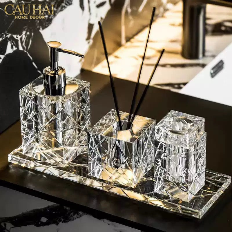 Maison Couture - Set Nhà Tắm Pha Lê Lumière Cristalleries Bathroom Vanity Set - Cannage Facetté Set 4pcs-PHỤ KIỆN NHÀ TẮM-CẬU HAI HOME DECOR-CẬU HAI HOME DECOR