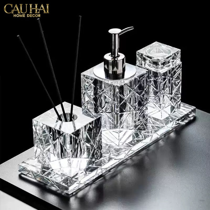 Maison Couture - Set Nhà Tắm Pha Lê Lumière Cristalleries Bathroom Vanity Set - Cannage Facetté Set 4pcs-PHỤ KIỆN NHÀ TẮM-CẬU HAI HOME DECOR-CẬU HAI HOME DECOR