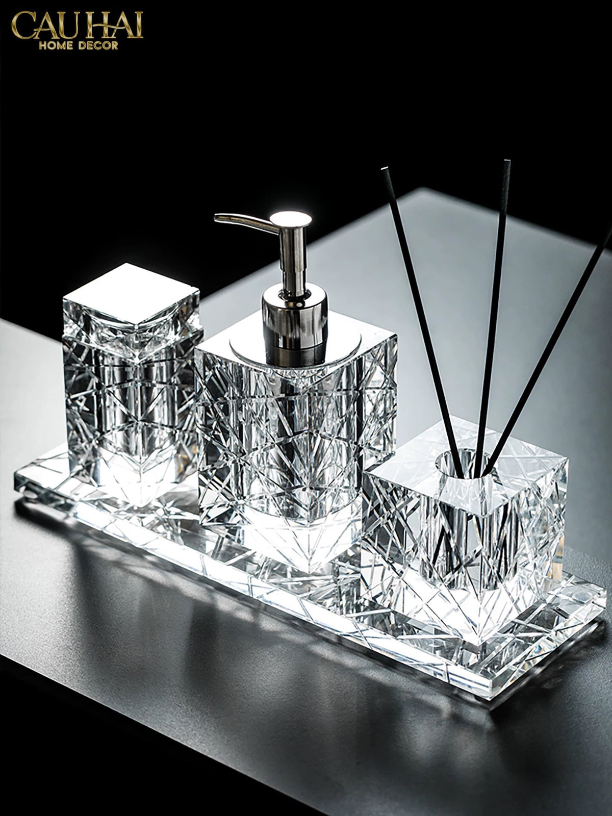 Maison Couture - Set Nhà Tắm Pha Lê Lumière Cristalleries Bathroom Vanity Set - Cannage Facetté Set 4pcs-PHỤ KIỆN NHÀ TẮM-CẬU HAI HOME DECOR-CẬU HAI HOME DECOR
