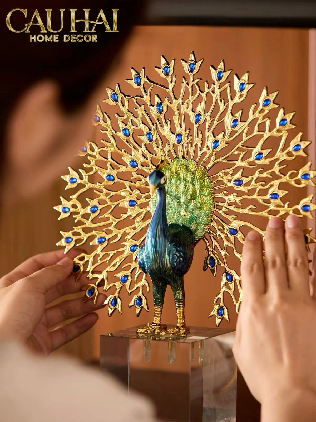 Maison Couture - Tượng Đồng Khổng Tước Đá Sapphire - Le Paon Impérial Bleu Saphir Cristalleries-TƯỢNG TRANG TRÍ-Đối tác tại Trung Quốc theo từng đơn đặt hàng-CẬU HAI HOME DECOR
