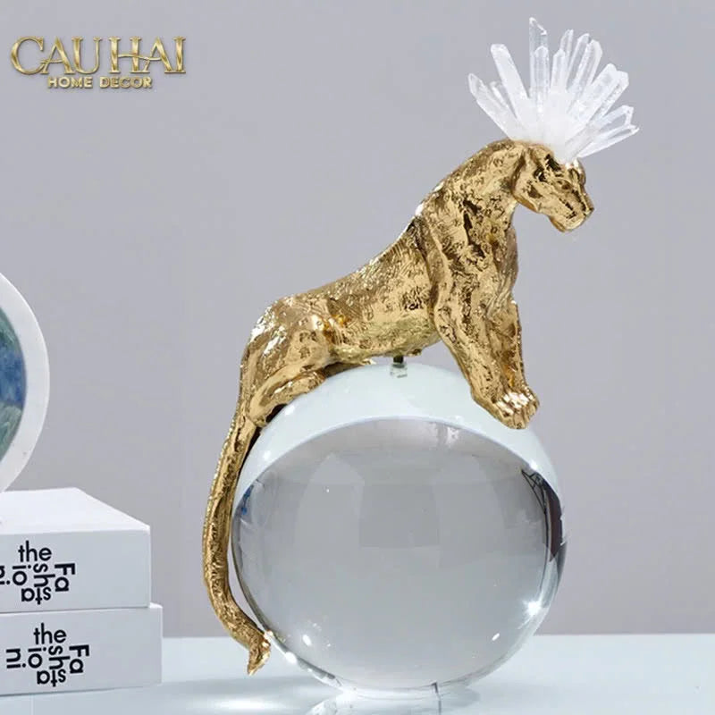 Maison Couture - Tượng Quả Cầu Pha Lê - Báo Đồng Đá Thạch Anh Trắng Regal Quartz Panther Globe 15x30-CẬU HAI HOME DECOR