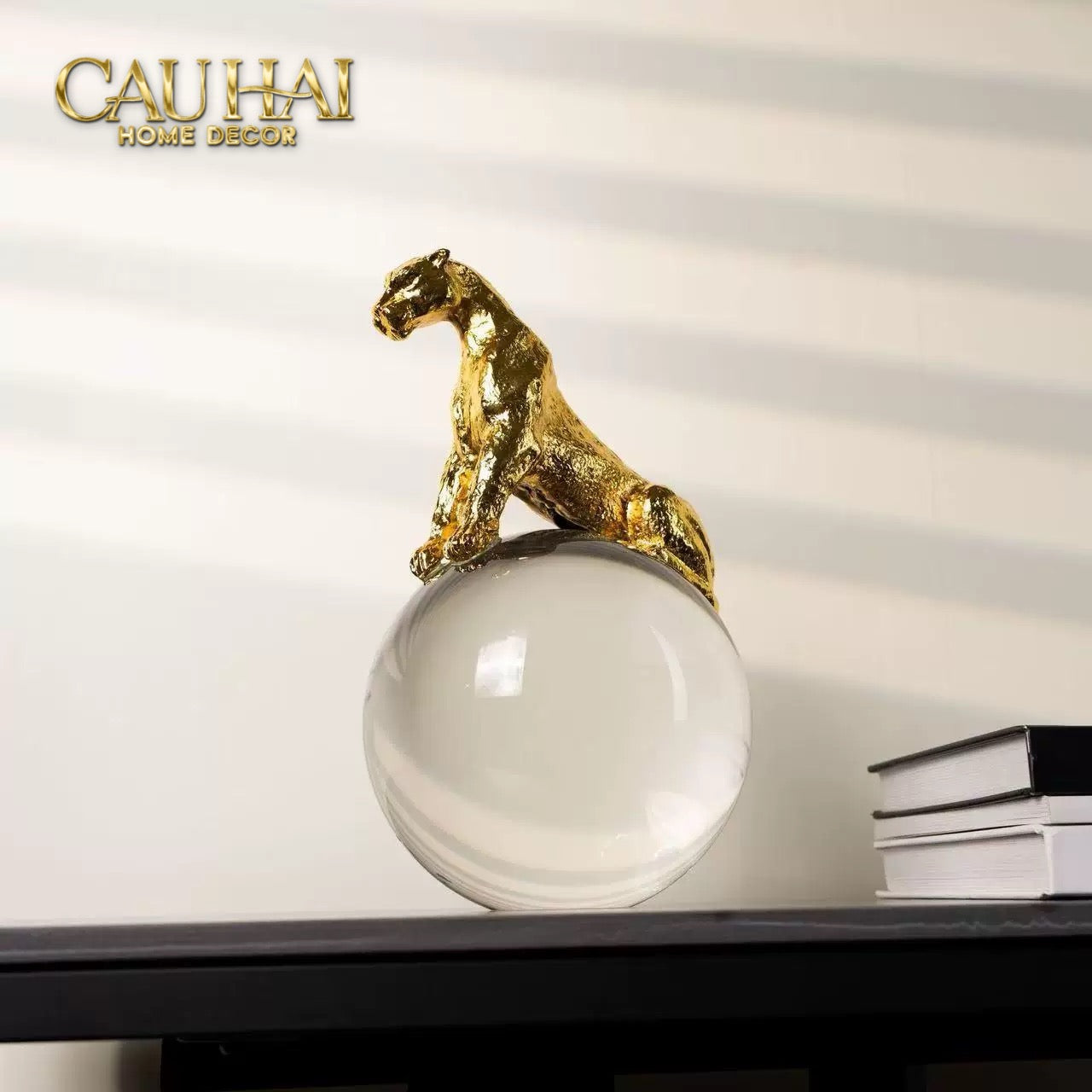 Maison Couture - Tượng Quả Cầu Pha Lê - Tượng Báo Bằng Đồng - Regal Brasson Panther Globe 15x30-CẬU HAI HOME DECOR