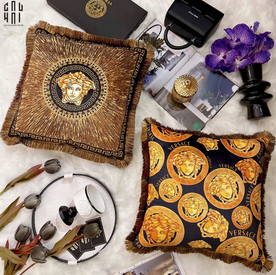 Maison Couture - Vỏ Gối Nhung Chenille V Class Medusa Medallion Coin Amplified 45.-CẬU HAI HOME DECOR
