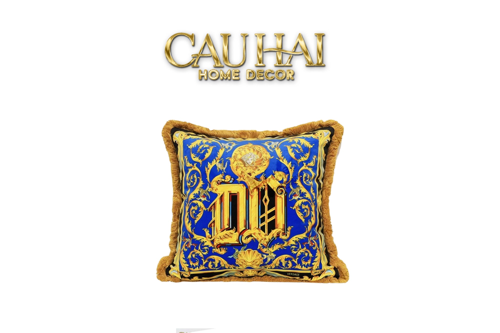 Maison Couture - Vỏ Gối V Class I ♡ Baroque Acanthus V Monogram Cushion 45 Medusa Gala White-CẬU HAI HOME DECOR