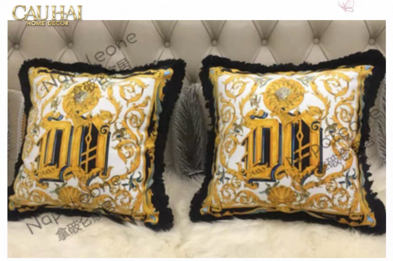 Maison Couture - Vỏ Gối V Class I ♡ Baroque Acanthus V Monogram Cushion 45 Medusa Gala White-VỎ GỐI SOFA-CẬU HAI HOME DECOR