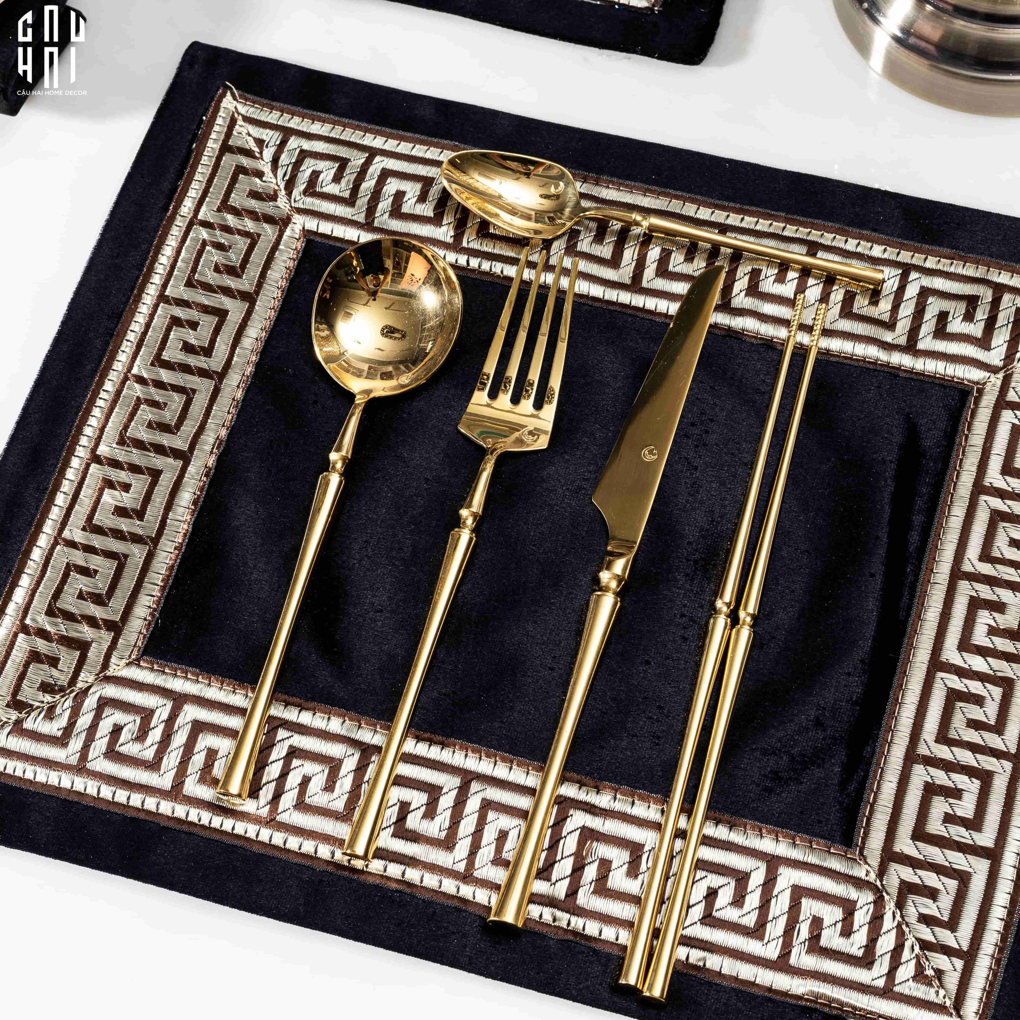 MIẾNG LÓT BÀN ĂN CROCHET - VELVET PLACEMAT CROCHET NOIR-CẬU HAI HOME DECOR
