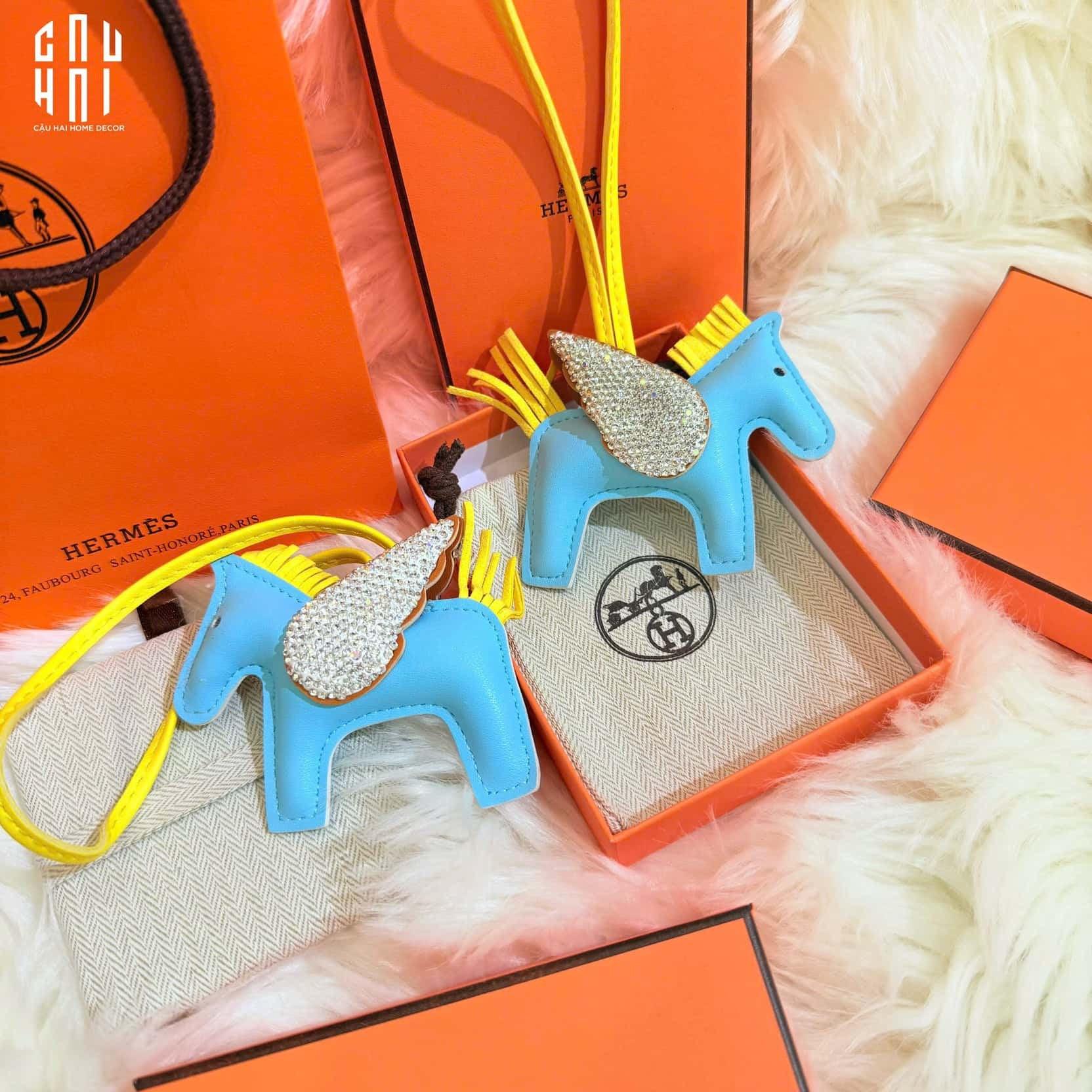 MÓC KHOÁ - CHARM ĐEO TÚI HELIOS CHARIOT - MINT-CẬU HAI HOME DECOR