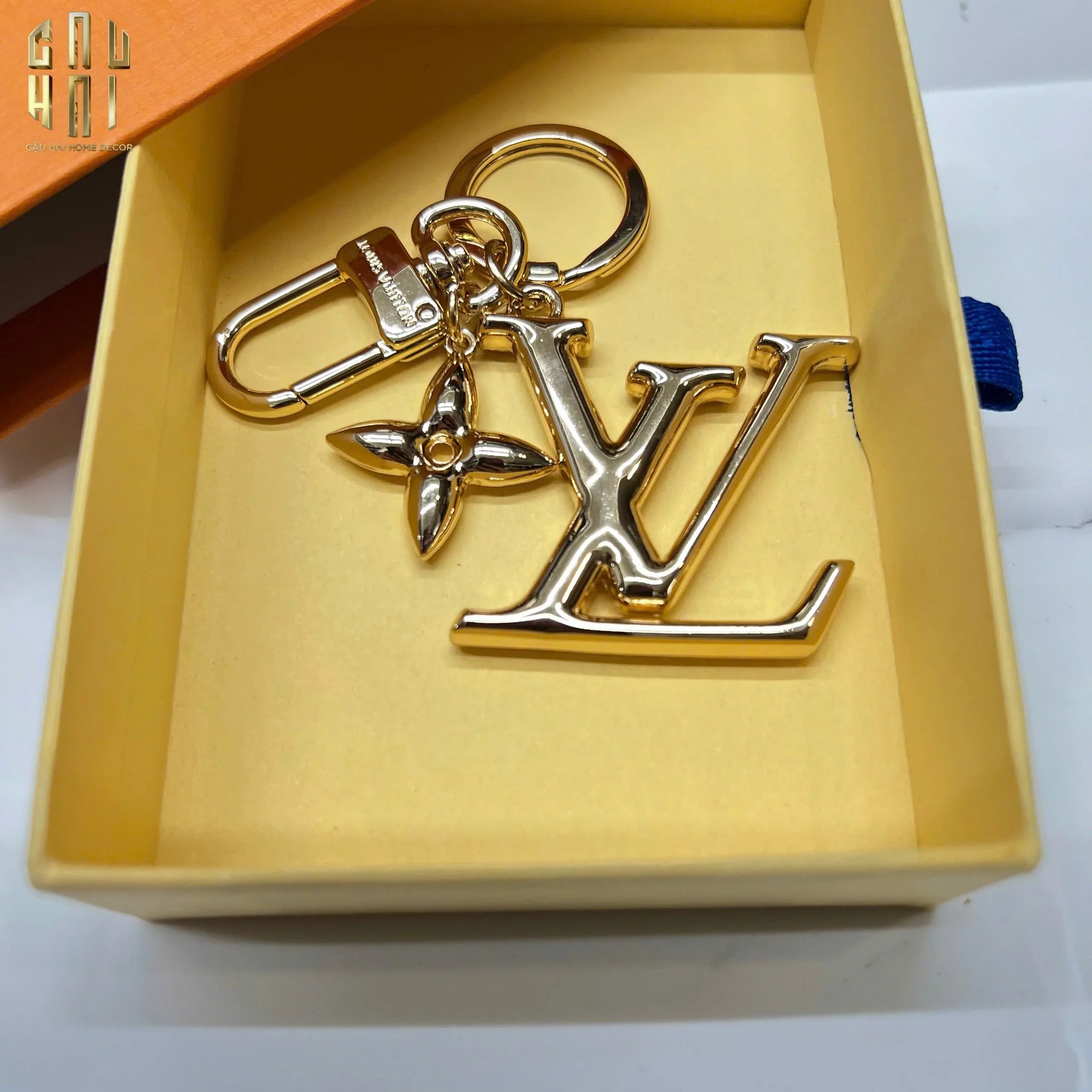 MÓC KHOÁ - CHARM TÚI LOUIS V. SIGNATURE D'OR-CẬU HAI HOME DECOR